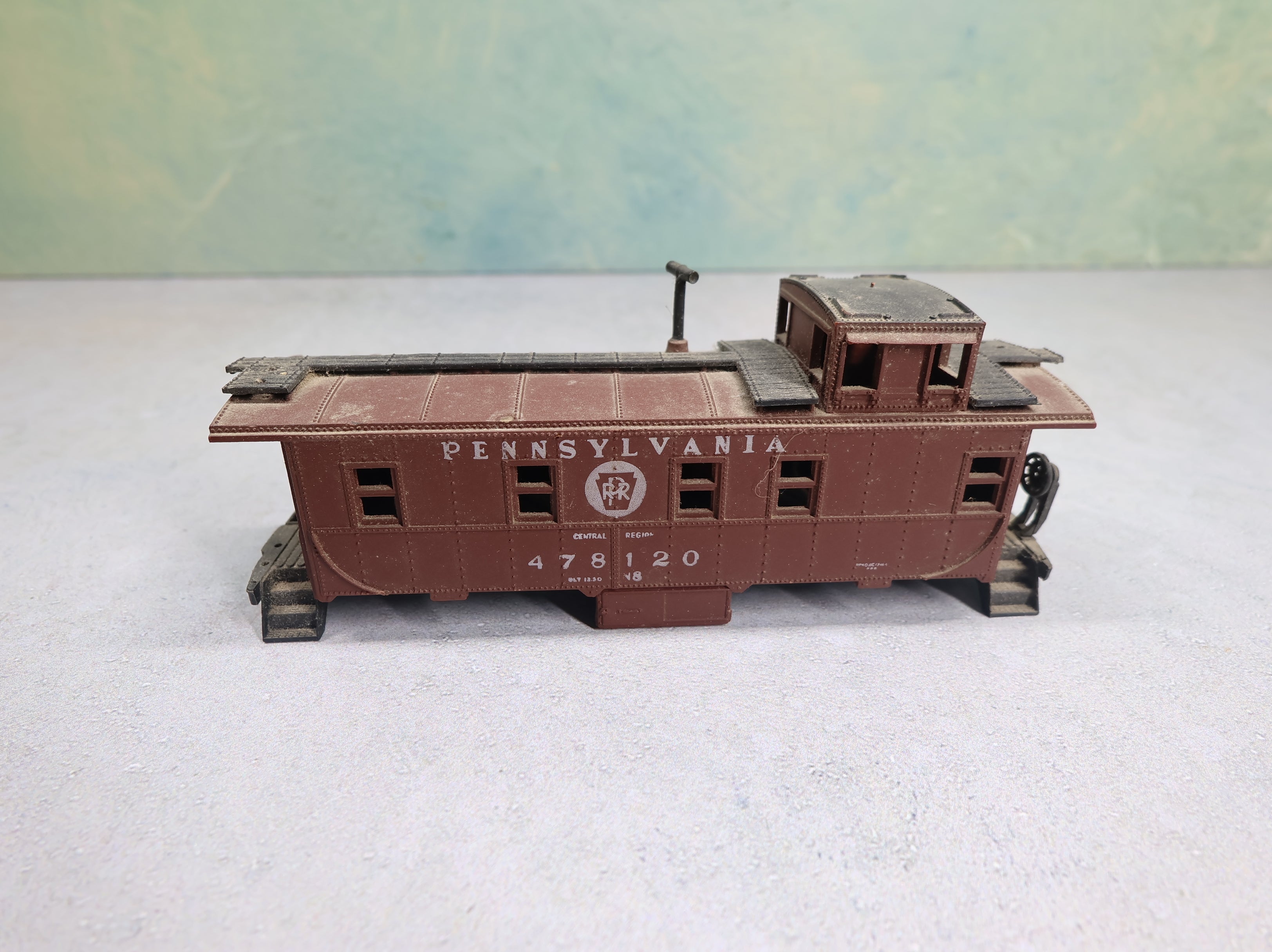 USED AHM HO Scale N8 Caboose Pennsylvania #478120 No Trucks/Couplers