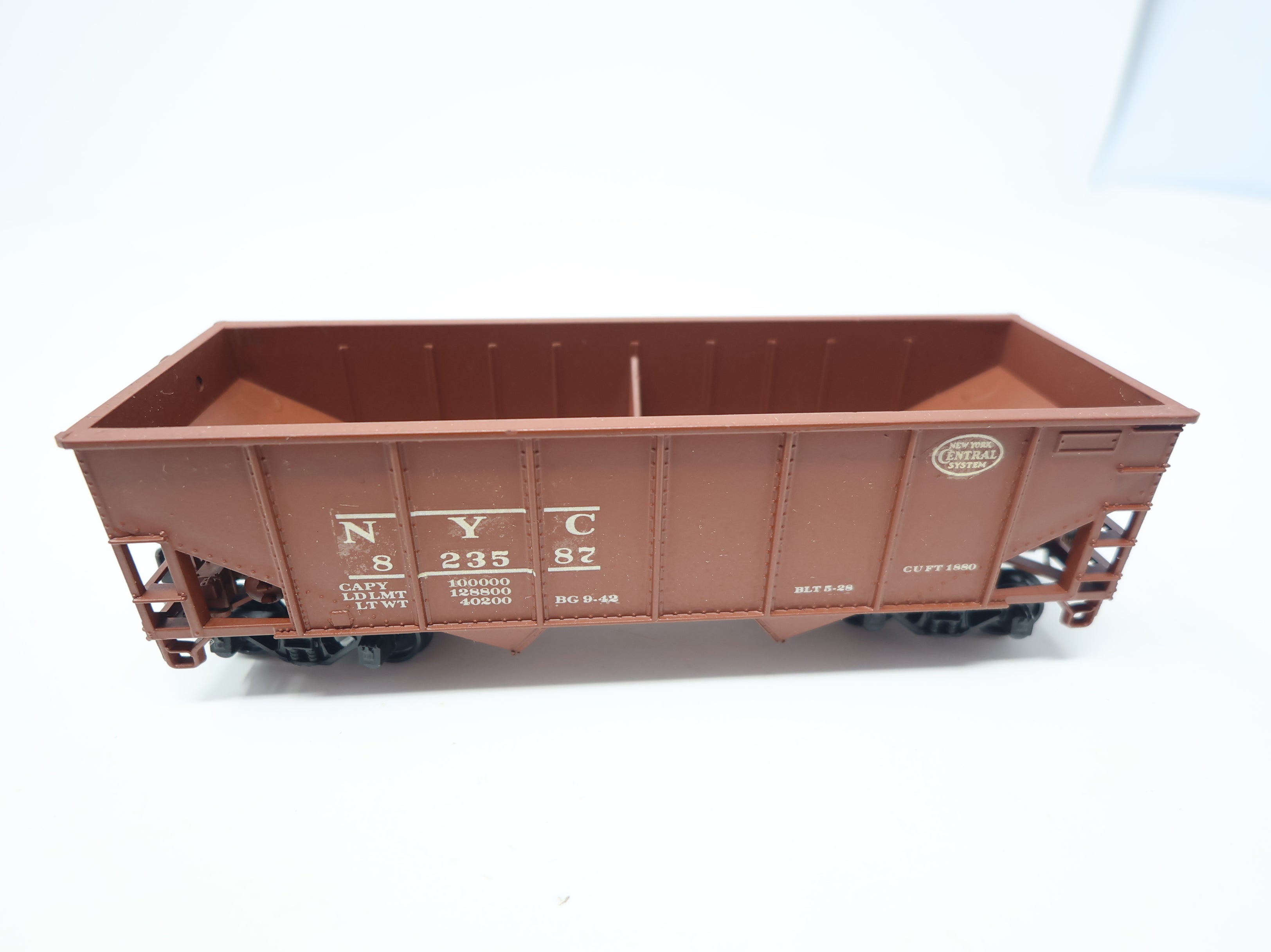 USED Athearn HO Scale 2 Bay Offset Hopper New York Central NYC #823587 Decal