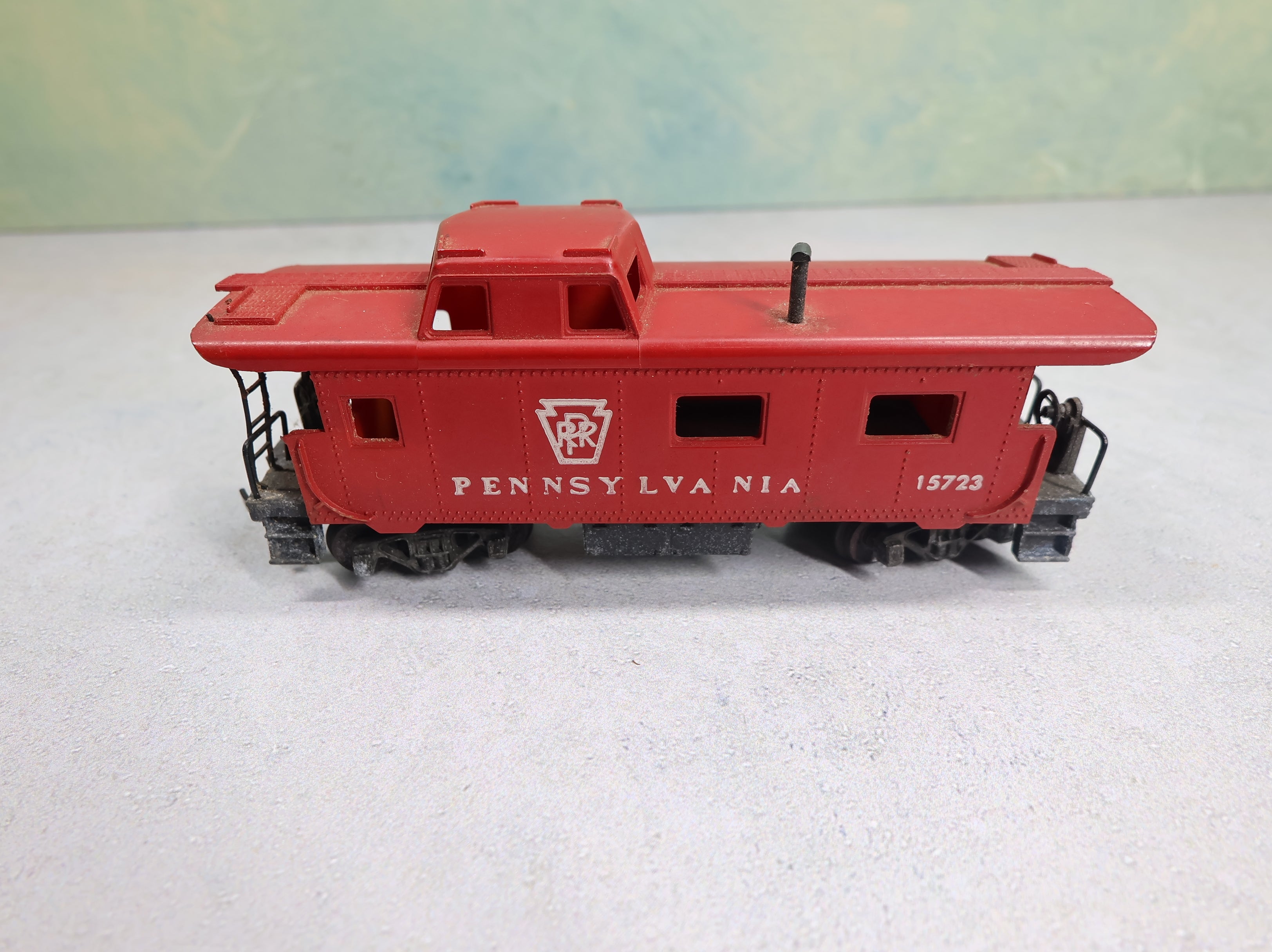 USED Mantua HO Scale Caboose Pennsylvania #15723