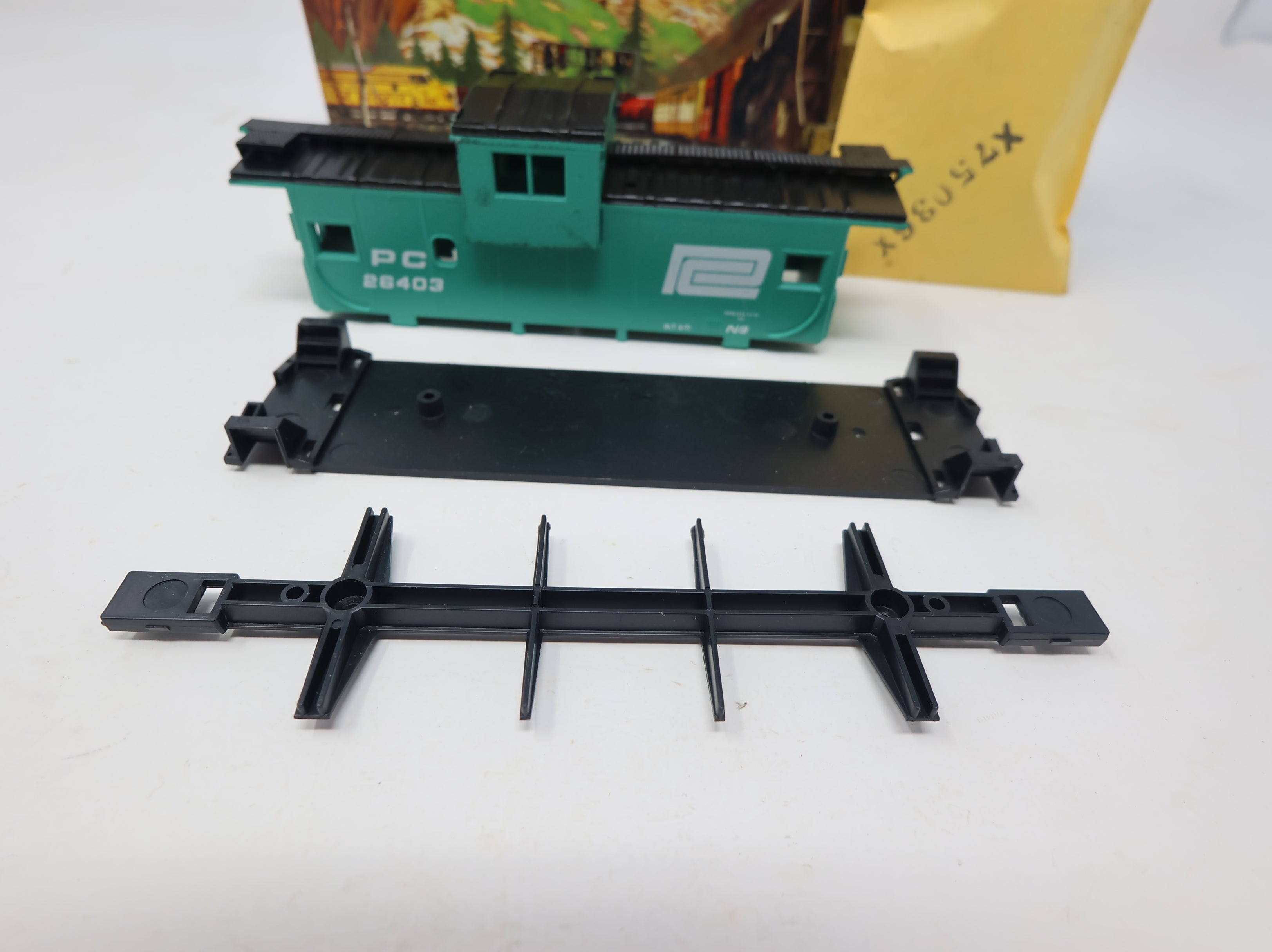 USED Athearn 5365 HO Scale Wide Vision Caboose Penn Central PC #26403 KIT