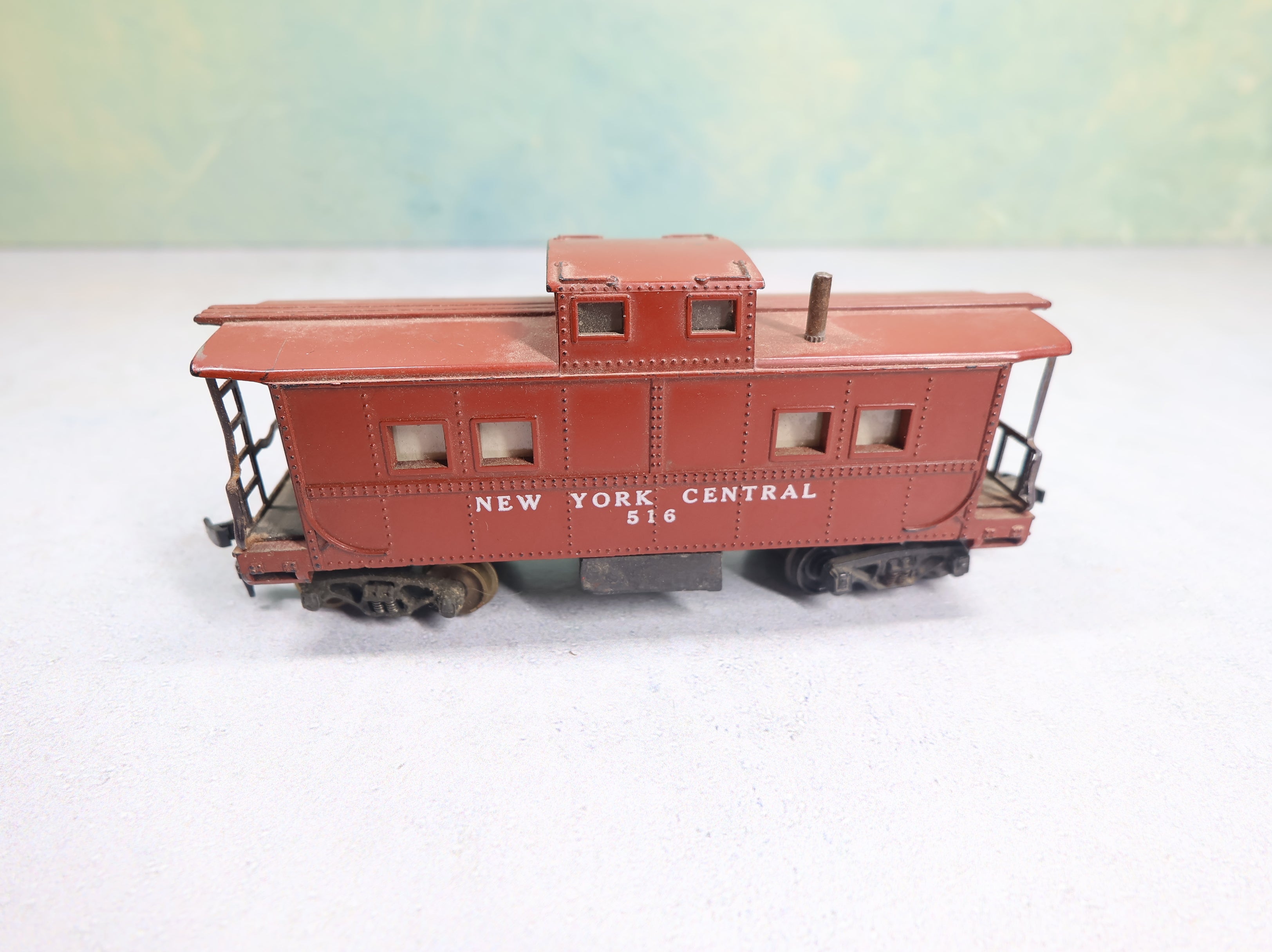 USED Gilbert HO Scale Caboose New York Central #516 w/ Interior Light