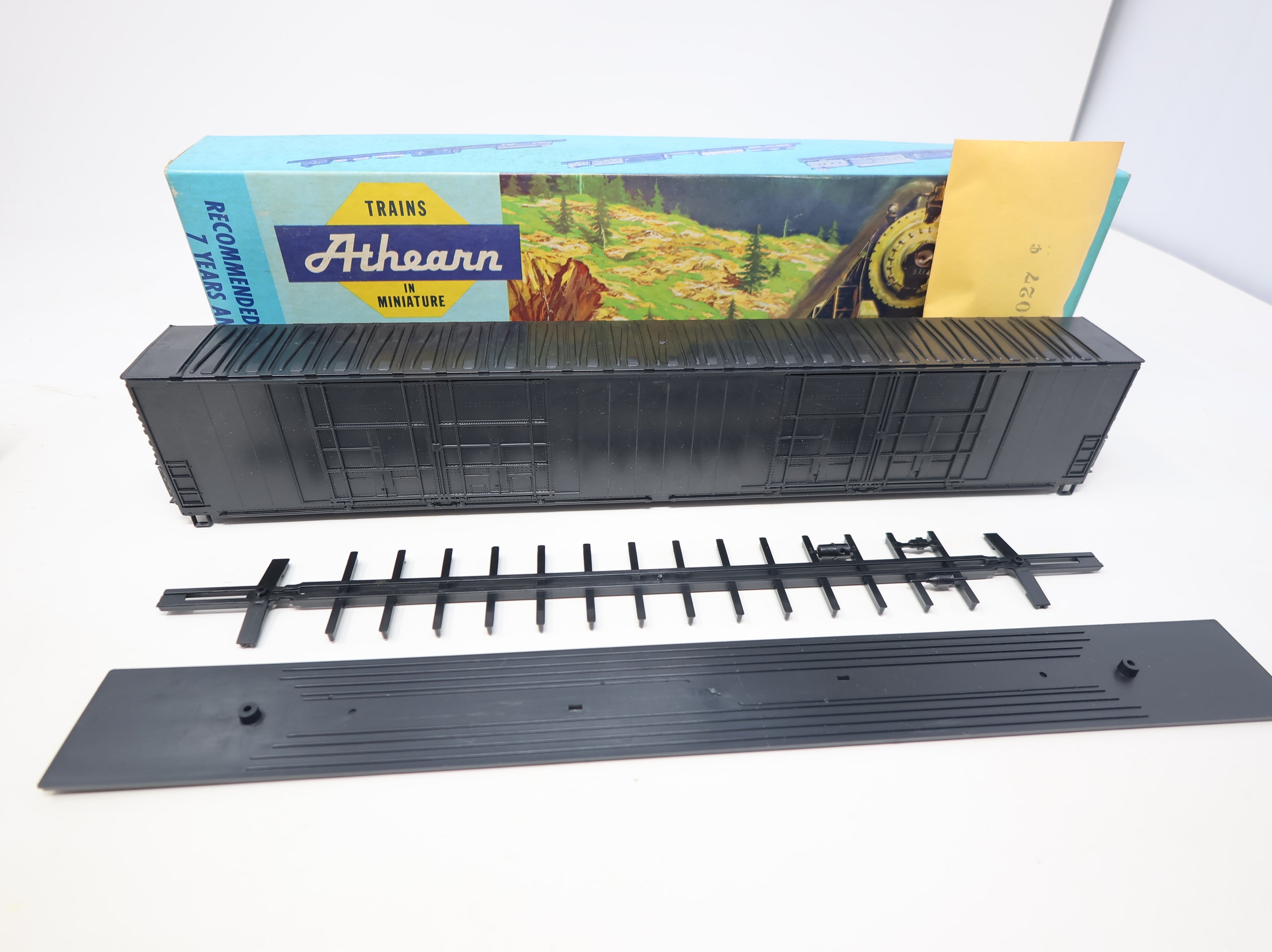 USED Athearn 1985 HO Scale 86' Hi-Cube Box Car Undecorated Black KIT