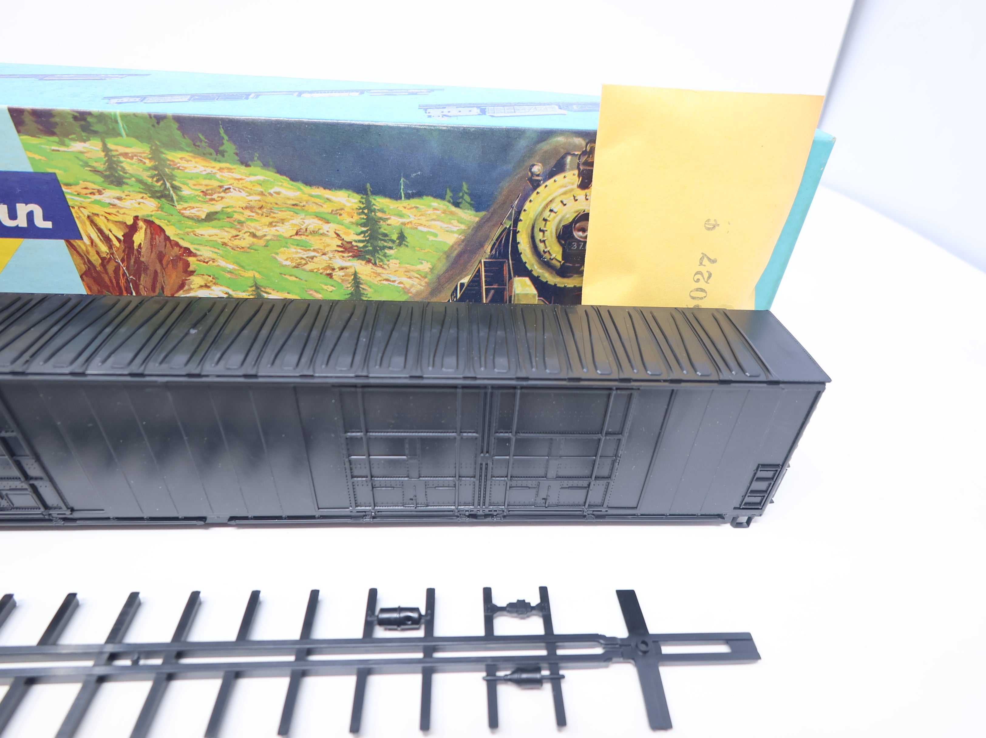 USED Athearn 1985 HO Scale 86' Hi-Cube Box Car Undecorated Black KIT