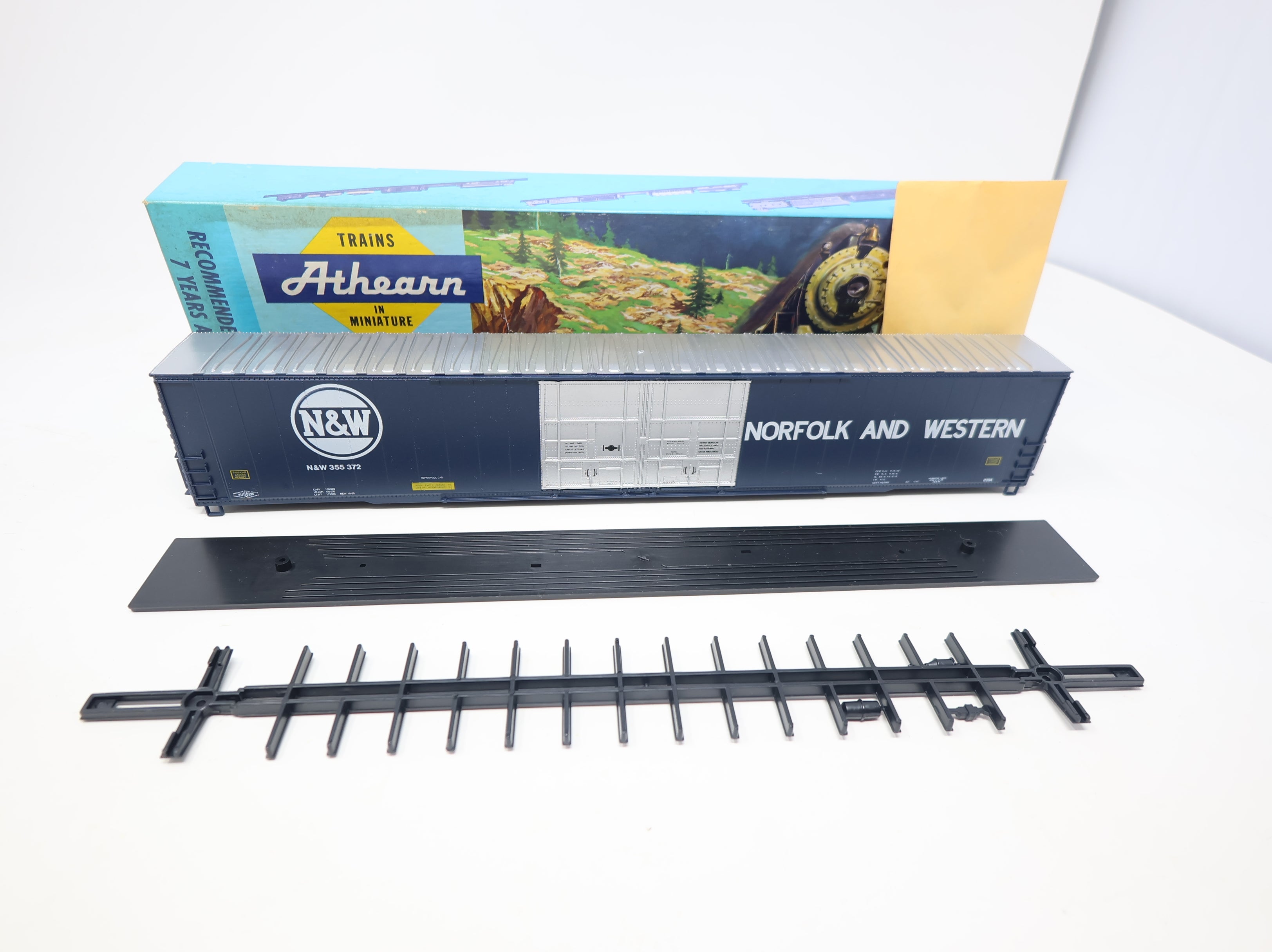 USED Athearn 1980 HO Scale 86' Hi-Cube Box Car Norfolk & Western N&W #355372 KIT