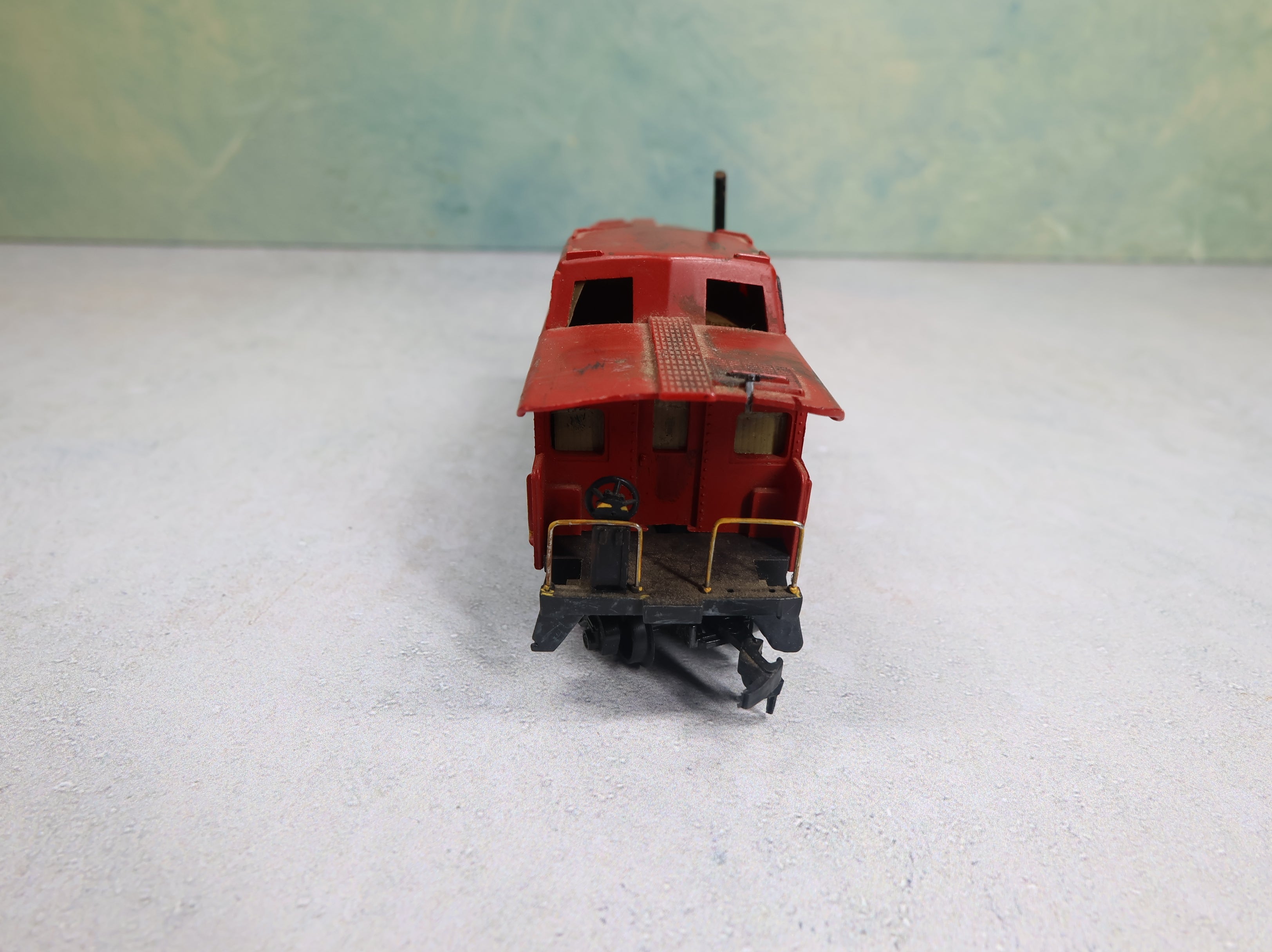 USED HO Scale Caboose Pennsylvania #477830 Weathering