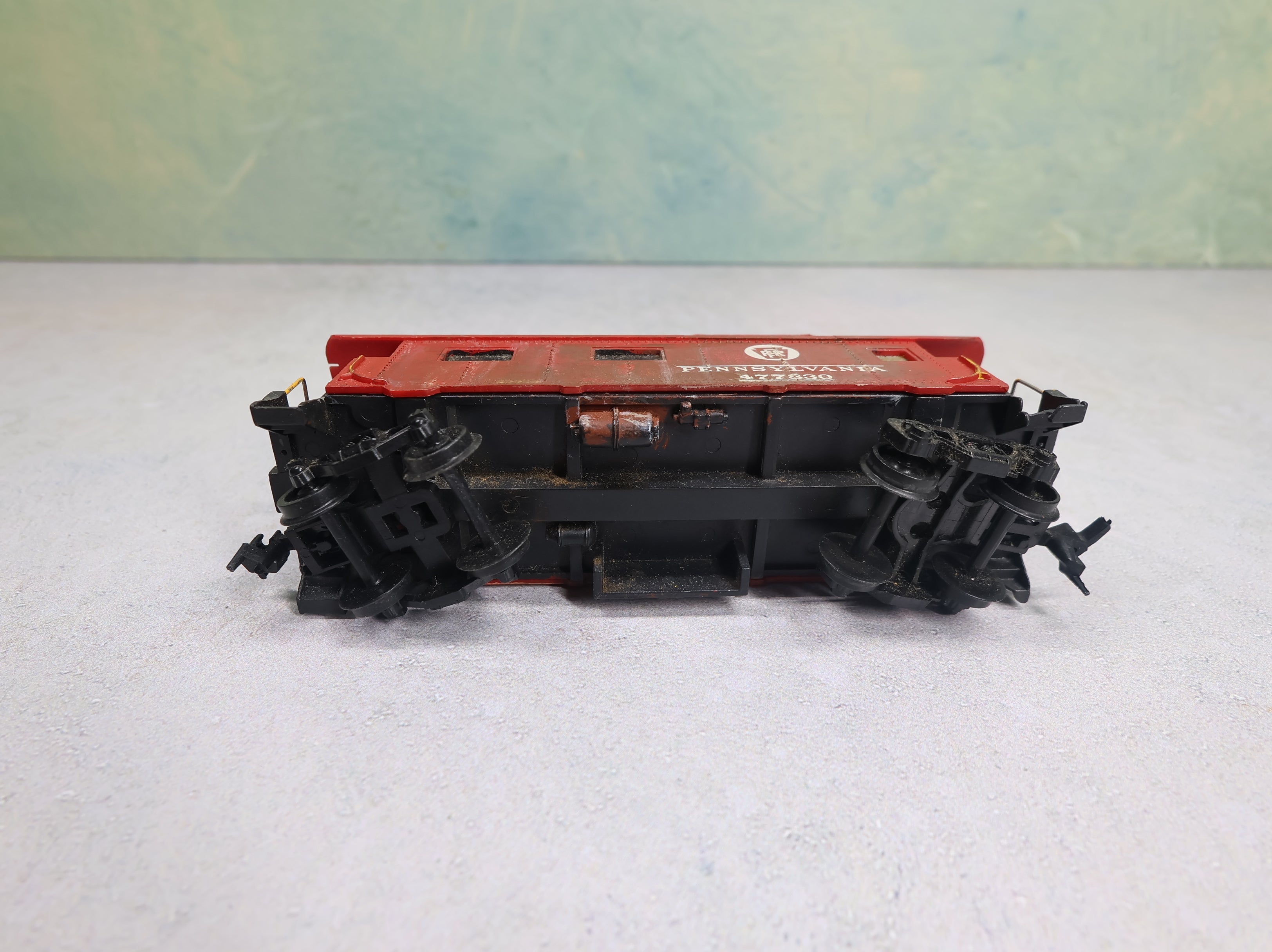 USED HO Scale Caboose Pennsylvania #477830 Weathering