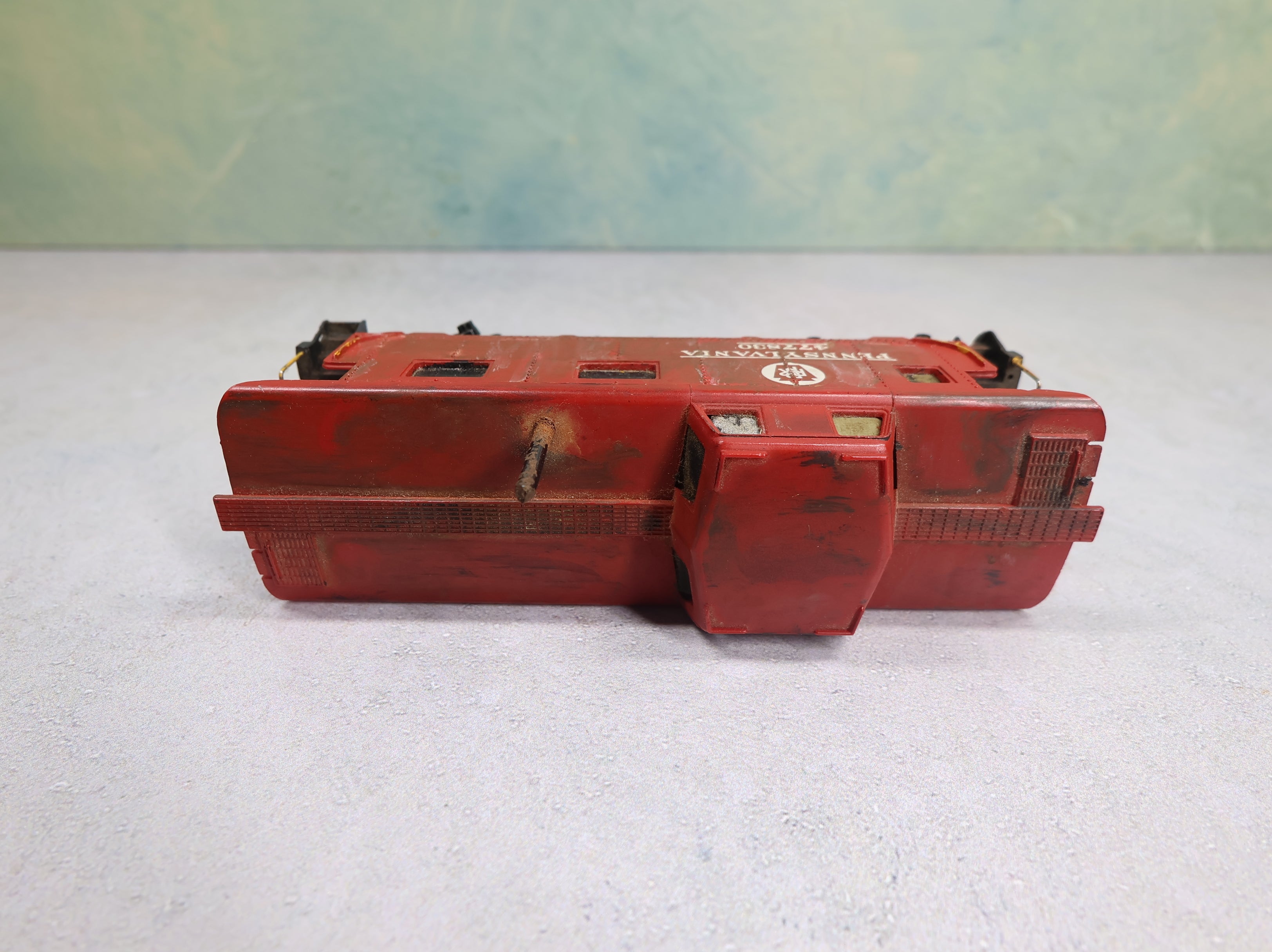 USED HO Scale Caboose Pennsylvania #477830 Weathering