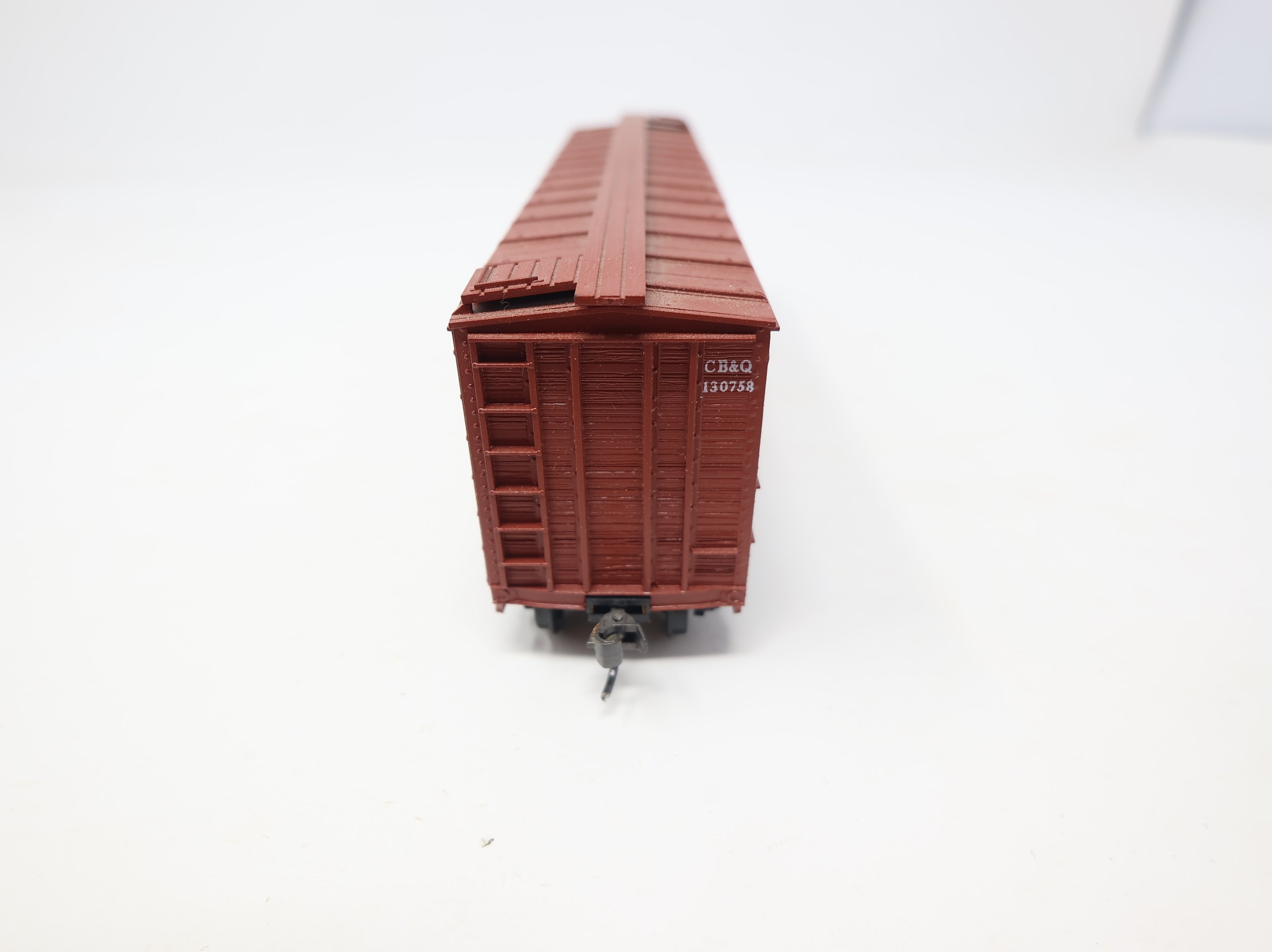 USED Accurail HO Scale 40' Outside Braced Box Car Burlington CB&Q #130258