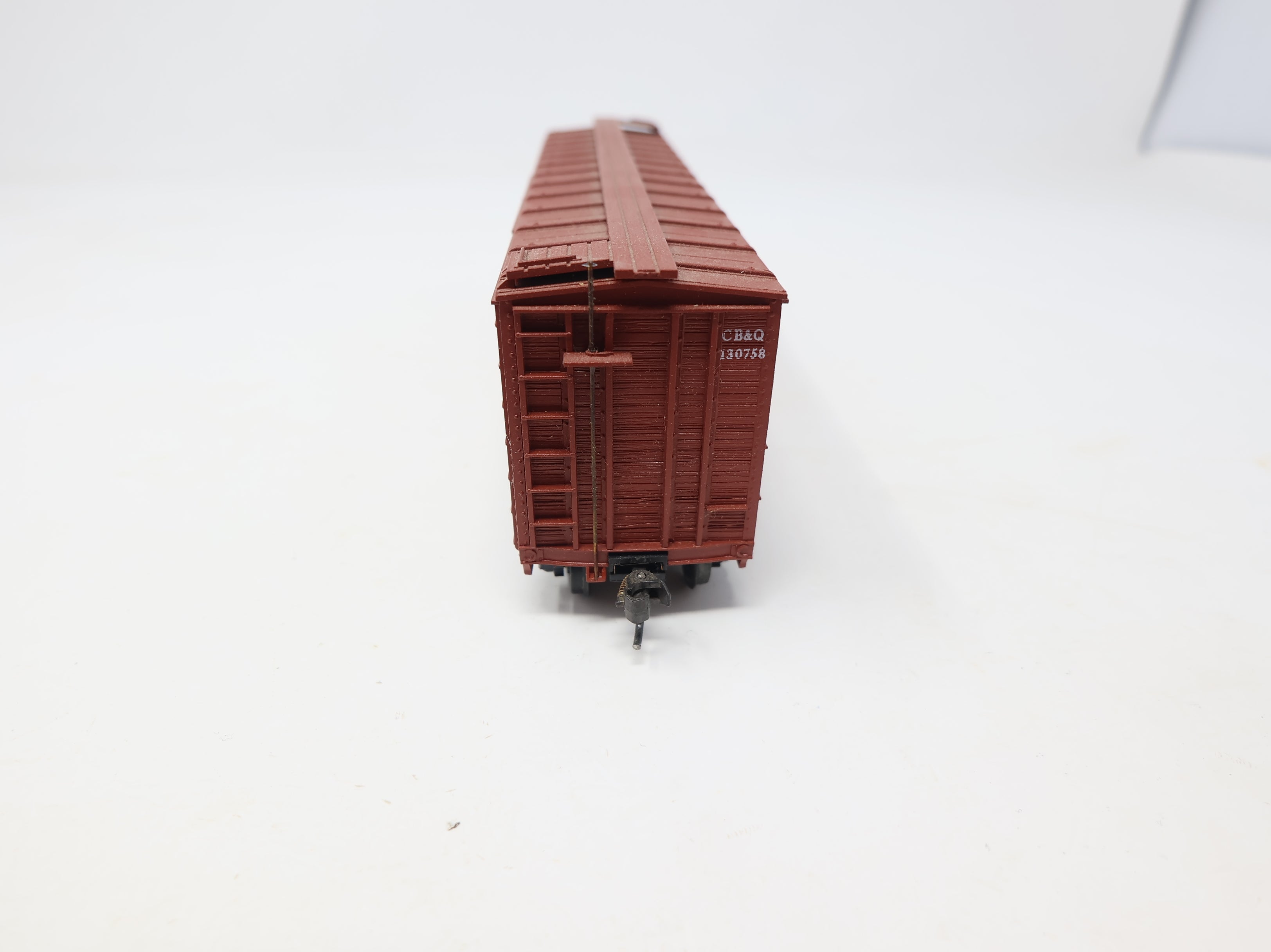 USED Accurail HO Scale 40' Outside Braced Box Car Burlington CB&Q #130258