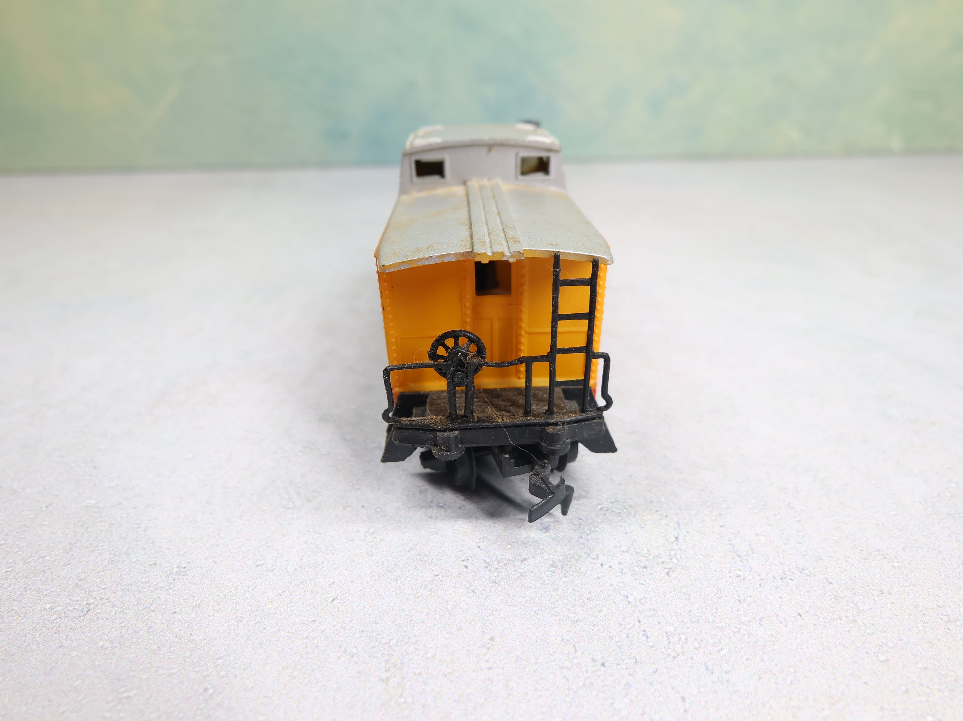 USED Life-Like HO Scale Caboose Chessie System WM #1872