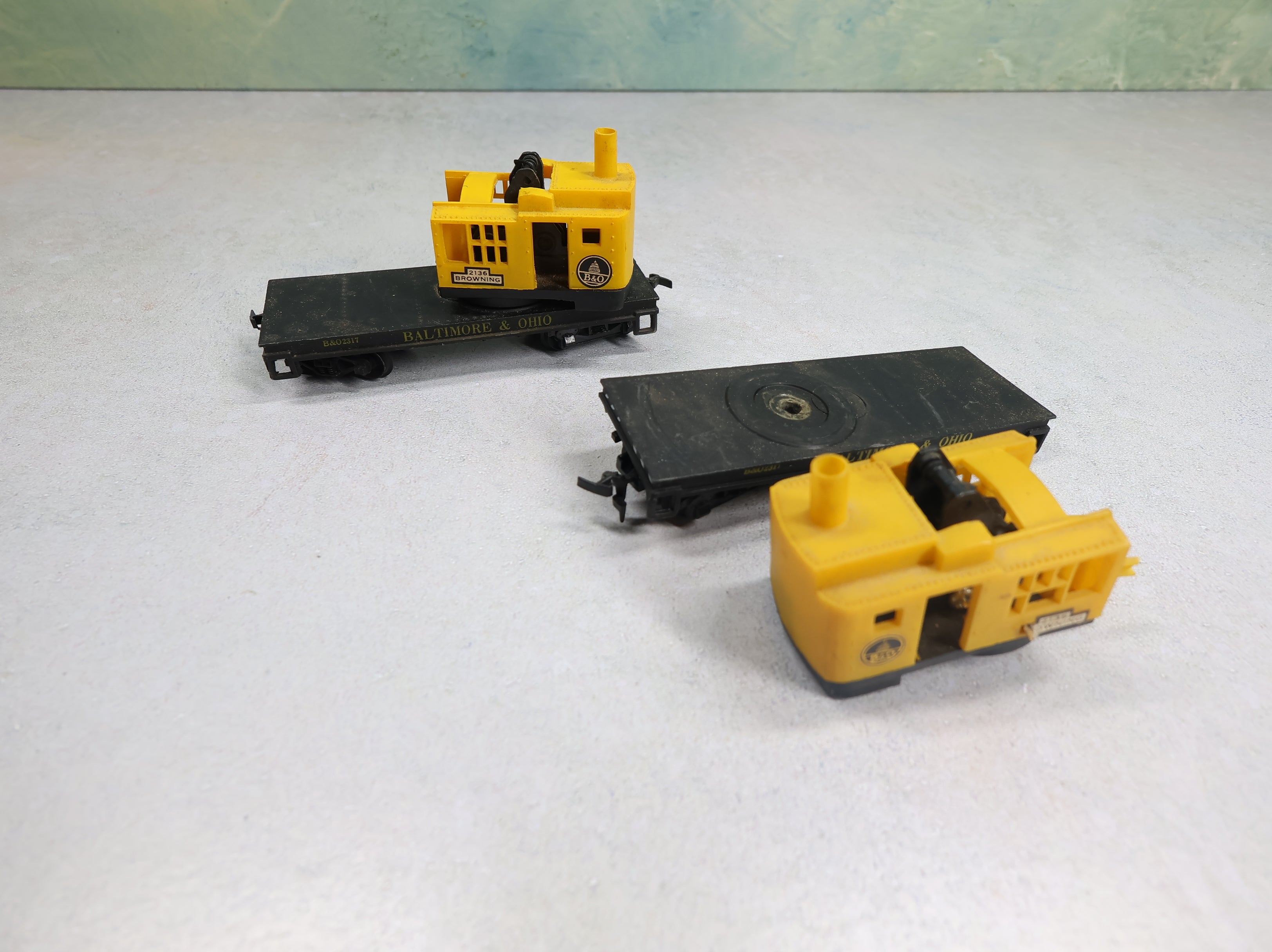 USED Life-Like HO Scale Browning Crane Baltimore and Ohio B&O #2136 Parts (2 pcs)