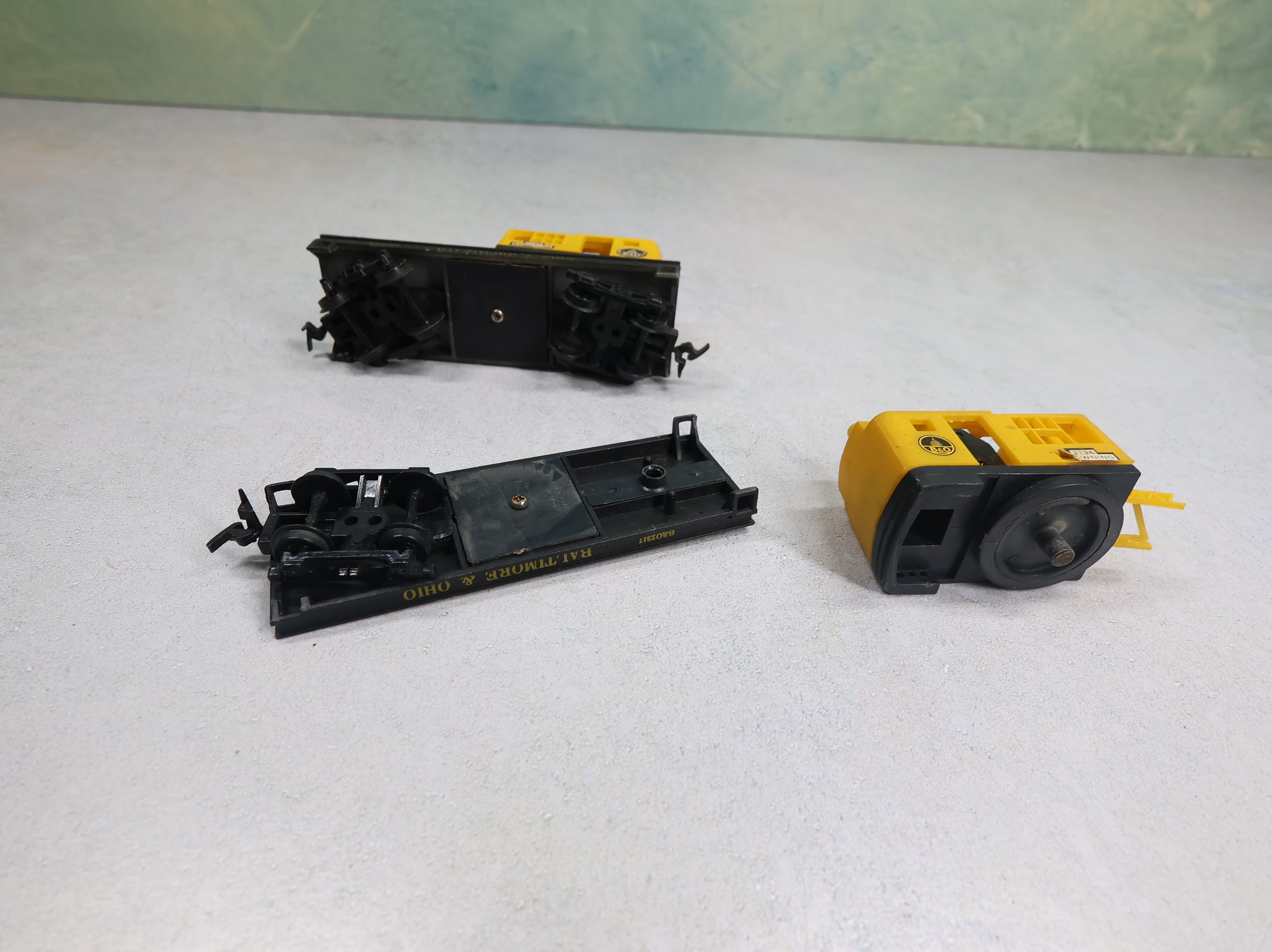 USED Life-Like HO Scale Browning Crane Baltimore and Ohio B&O #2136 Parts (2 pcs)