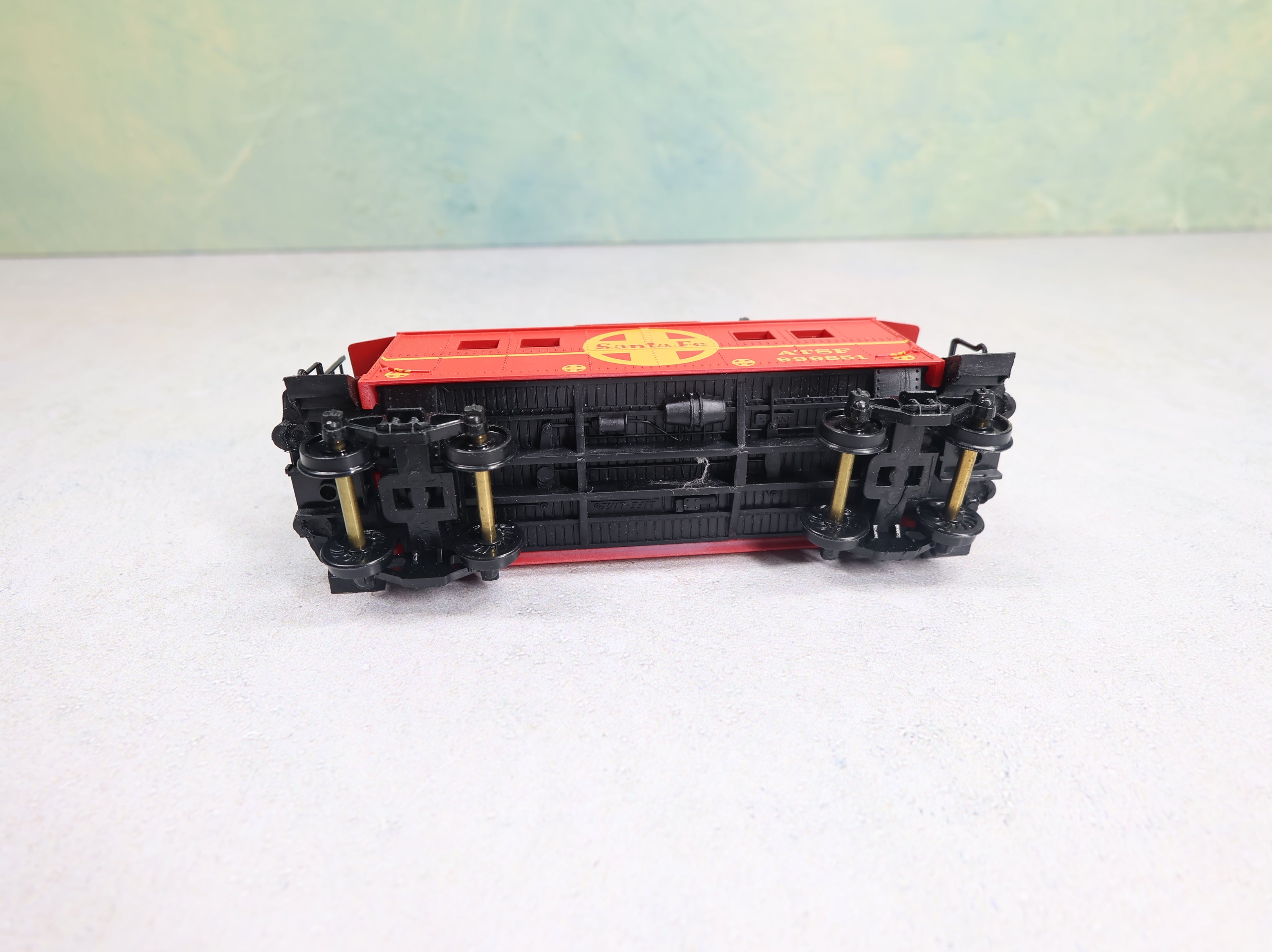 USED Life-Like HO Scale Caboose Santa Fe ATSF #999851