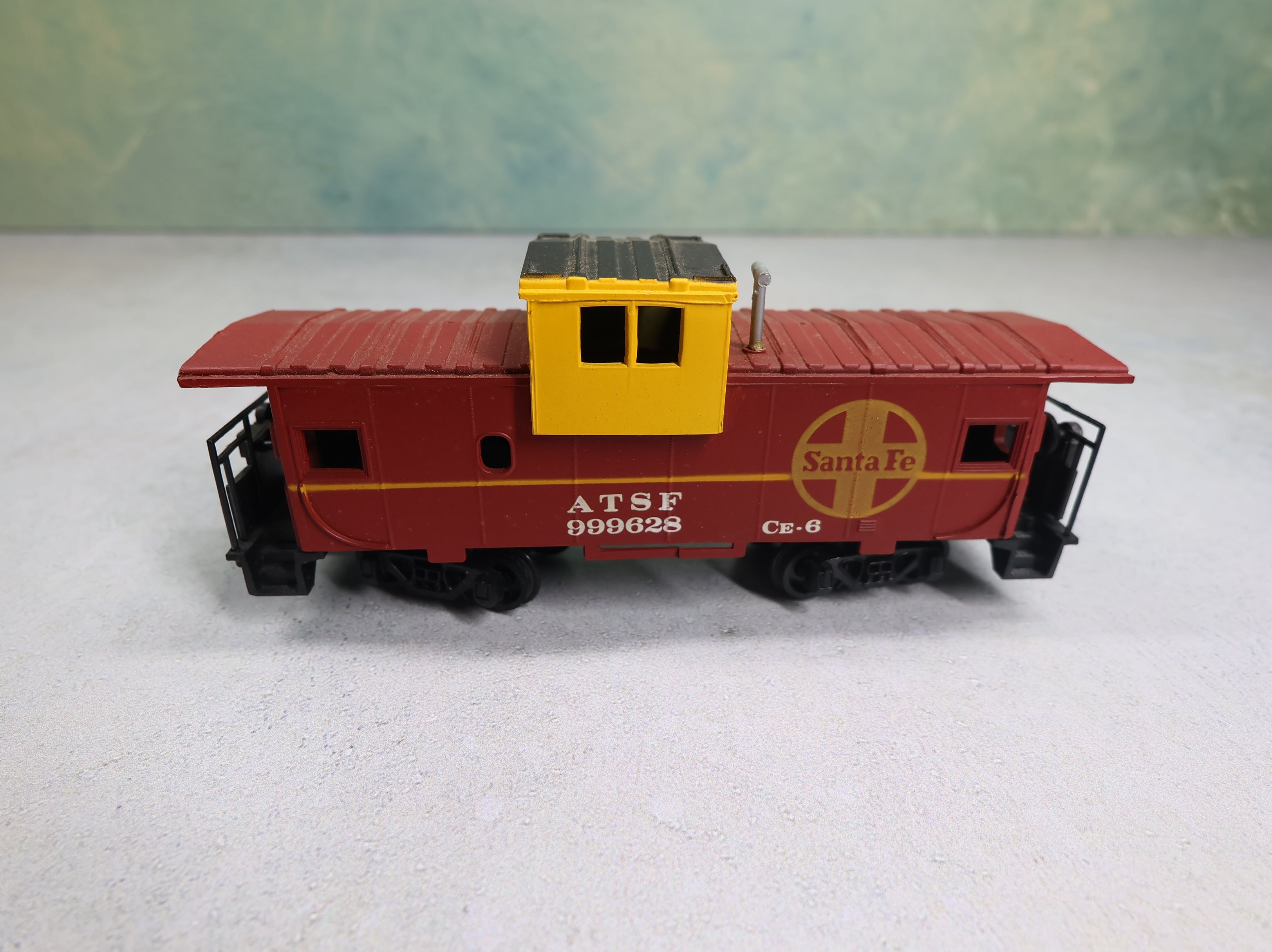 USED Bachmann HO Scale Caboose Santa Fe ATSF #999628