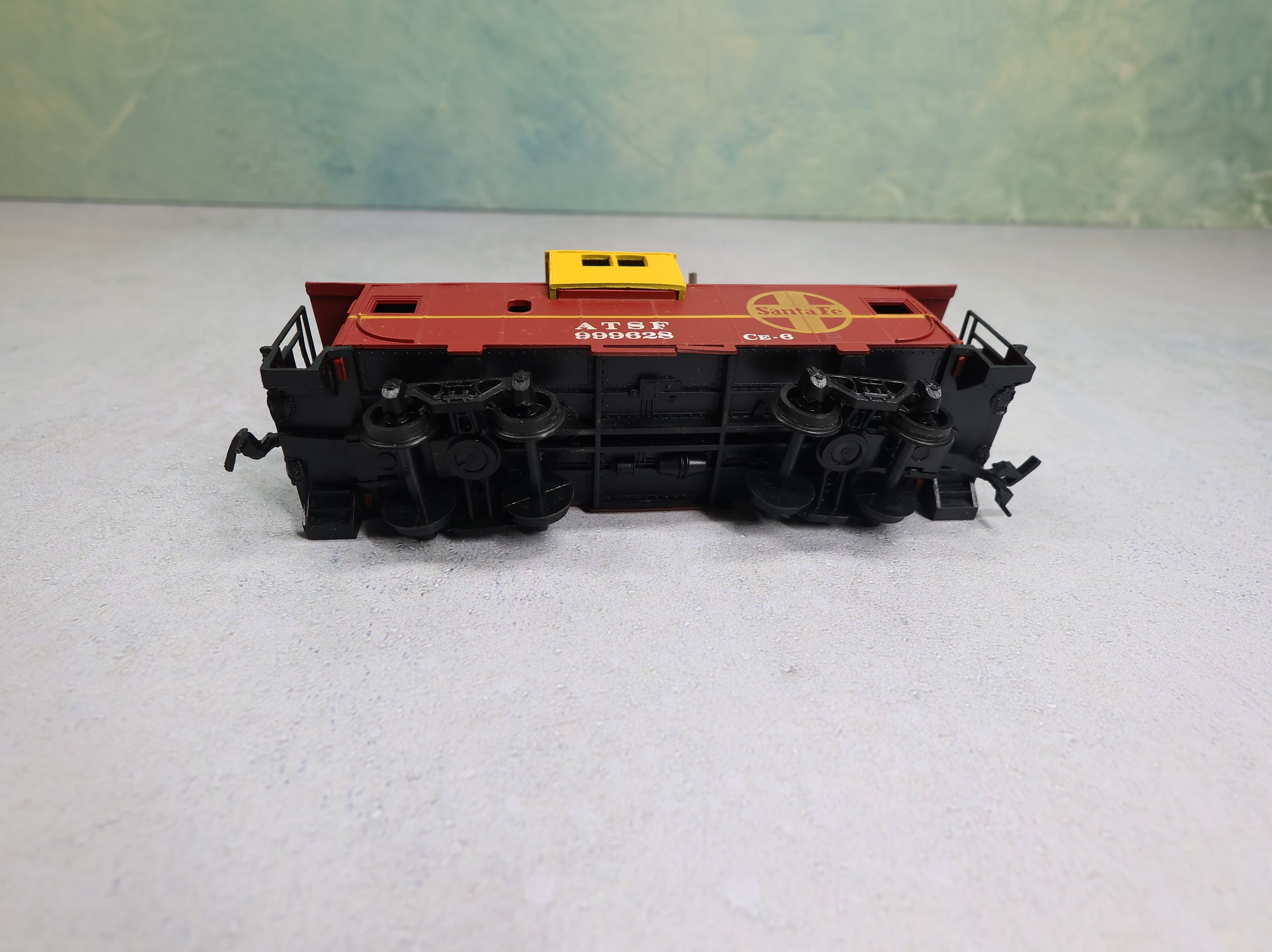 USED Bachmann HO Scale Caboose Santa Fe ATSF #999628