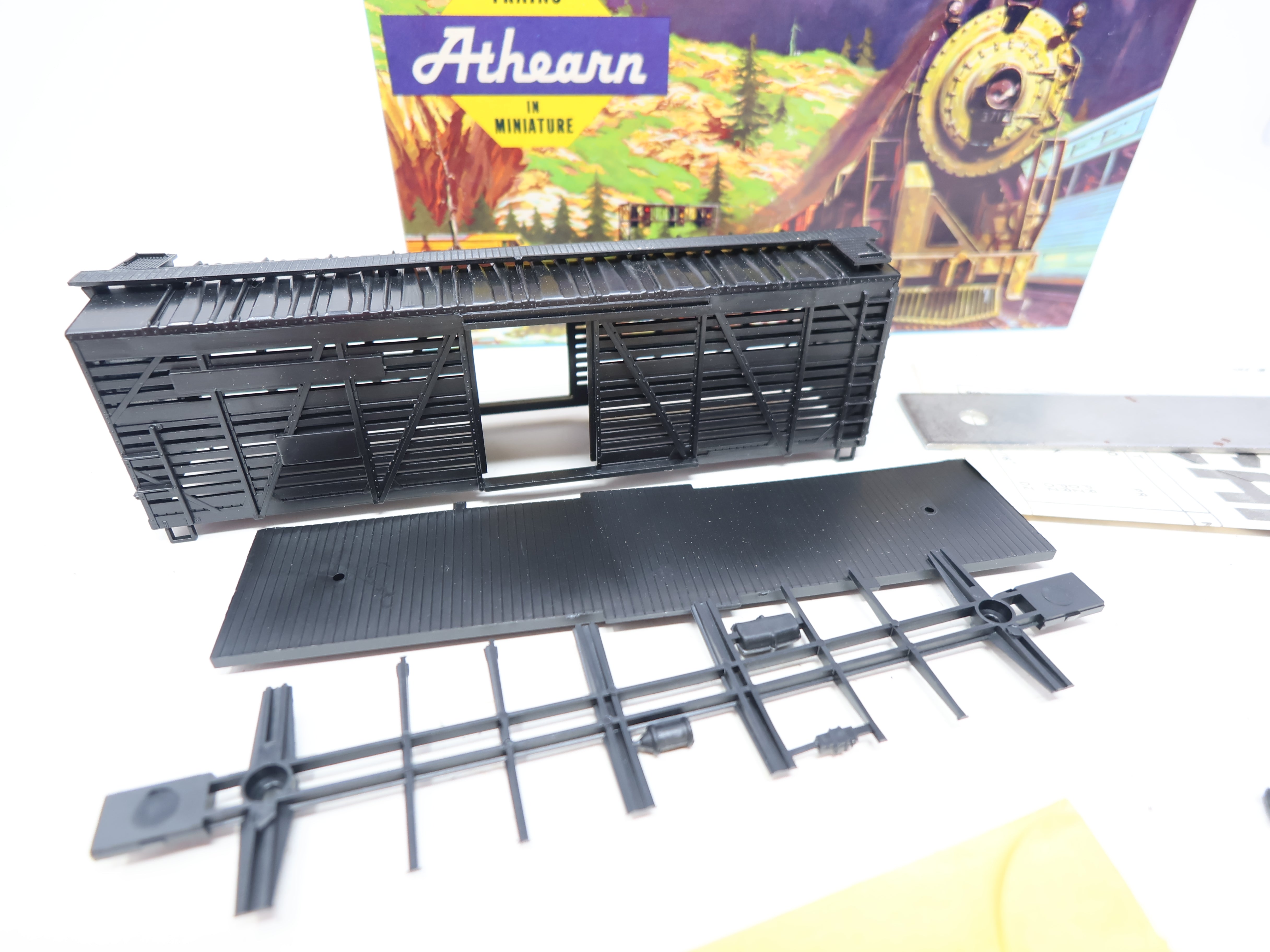 USED Athearn 1774 HO Scale, Undecorated Stock Car Black (KIT)