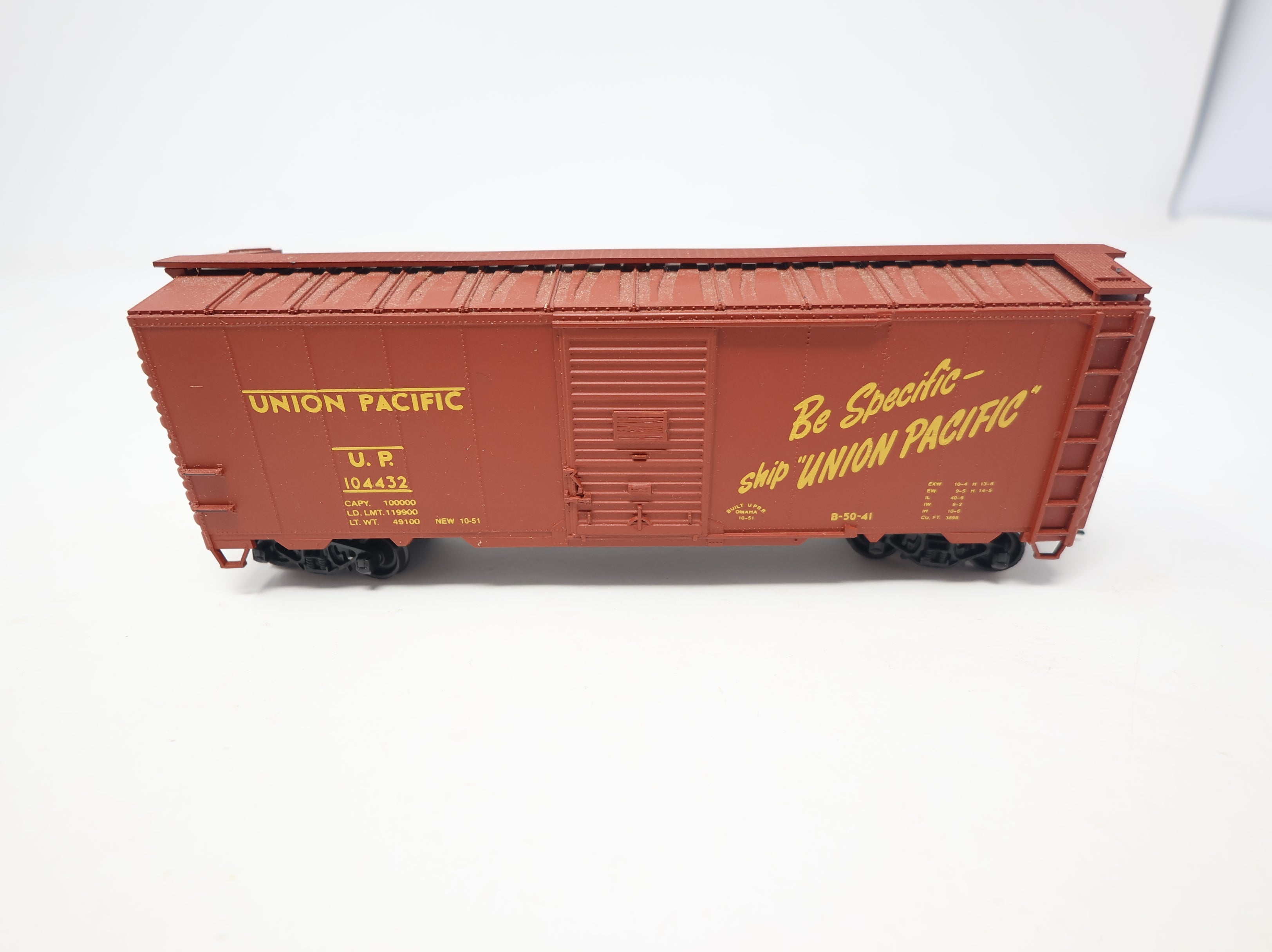 USED Accurail HO Scale 40' Steel Box Car Union Pacific UP #104432