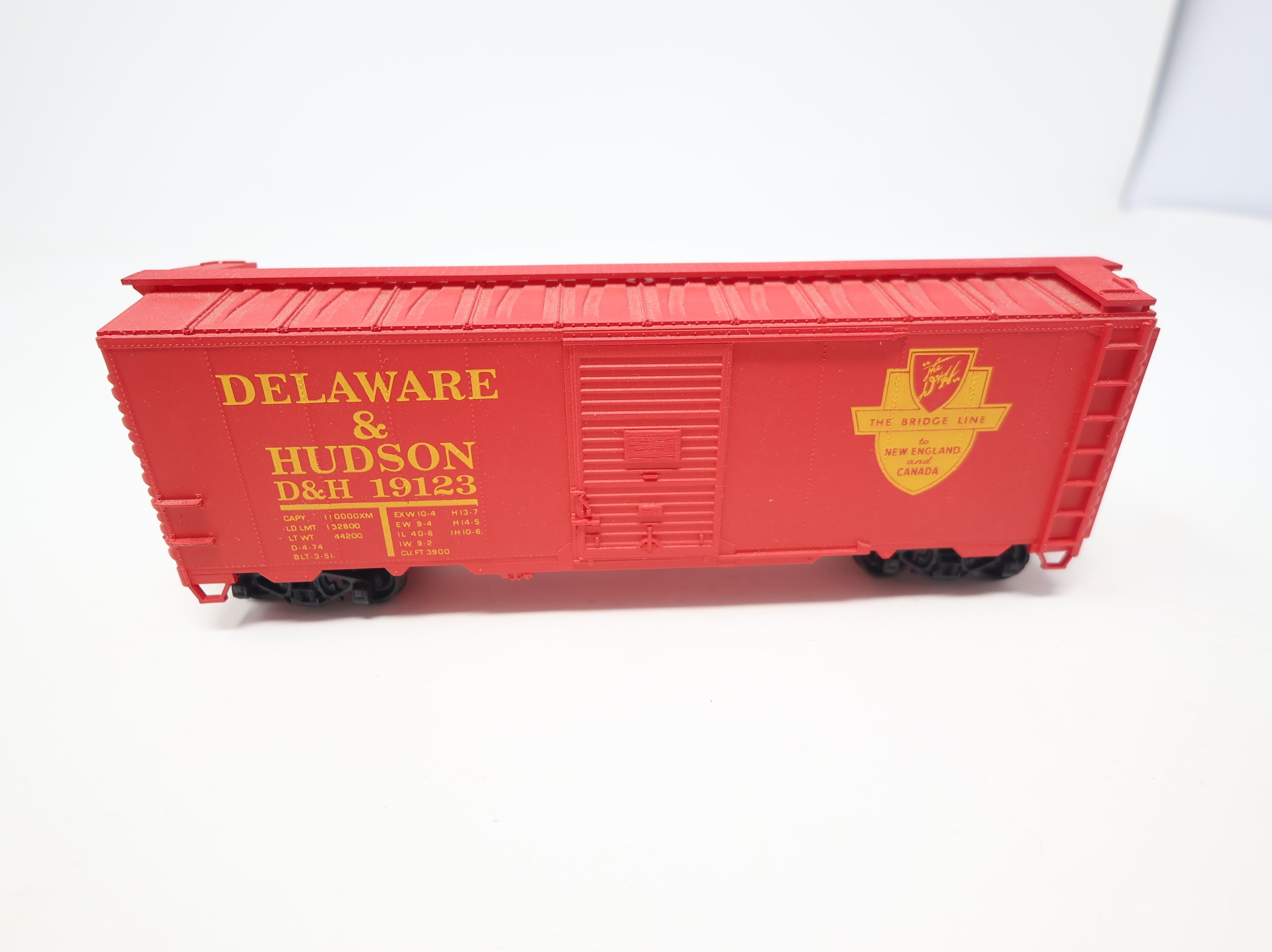 USED Accurail HO Scale 40' Steel Box Car Delaware and Hudson D&H #19123