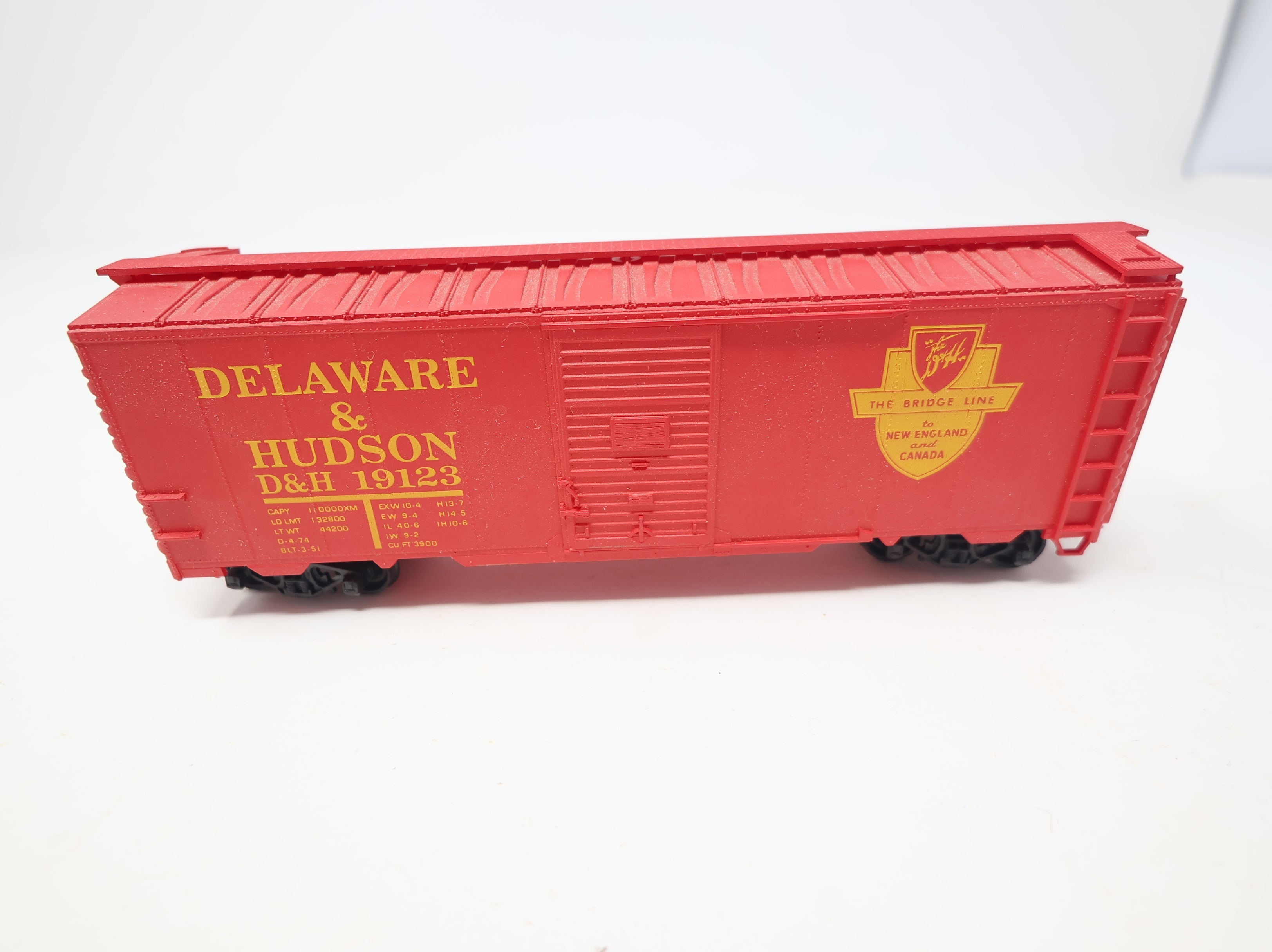 USED Accurail HO Scale 40' Steel Box Car Delaware and Hudson D&H #19123