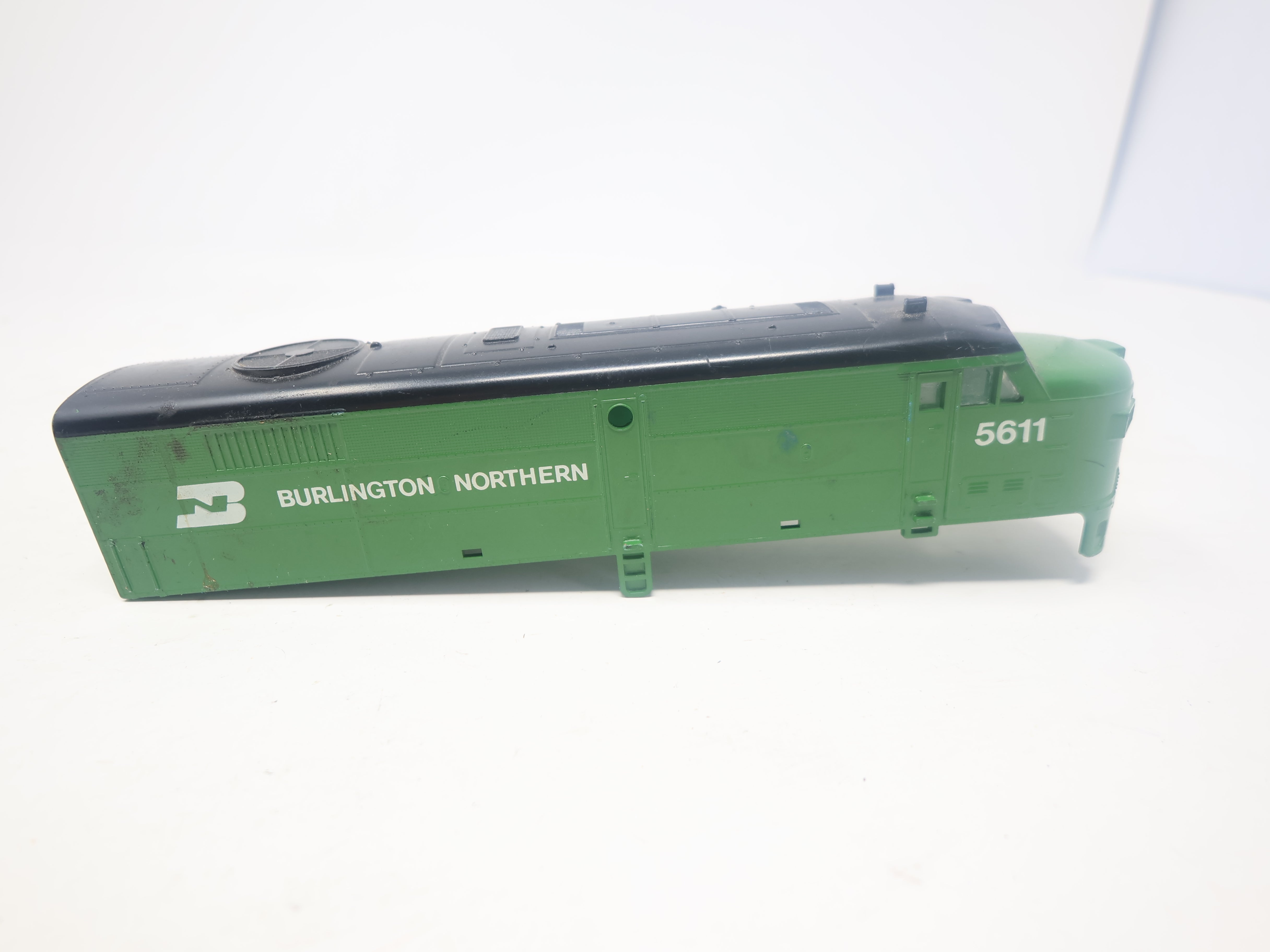 USED HO Scale, F Unit Diesel Locomotive, Burlington Northern #5611 (DC)