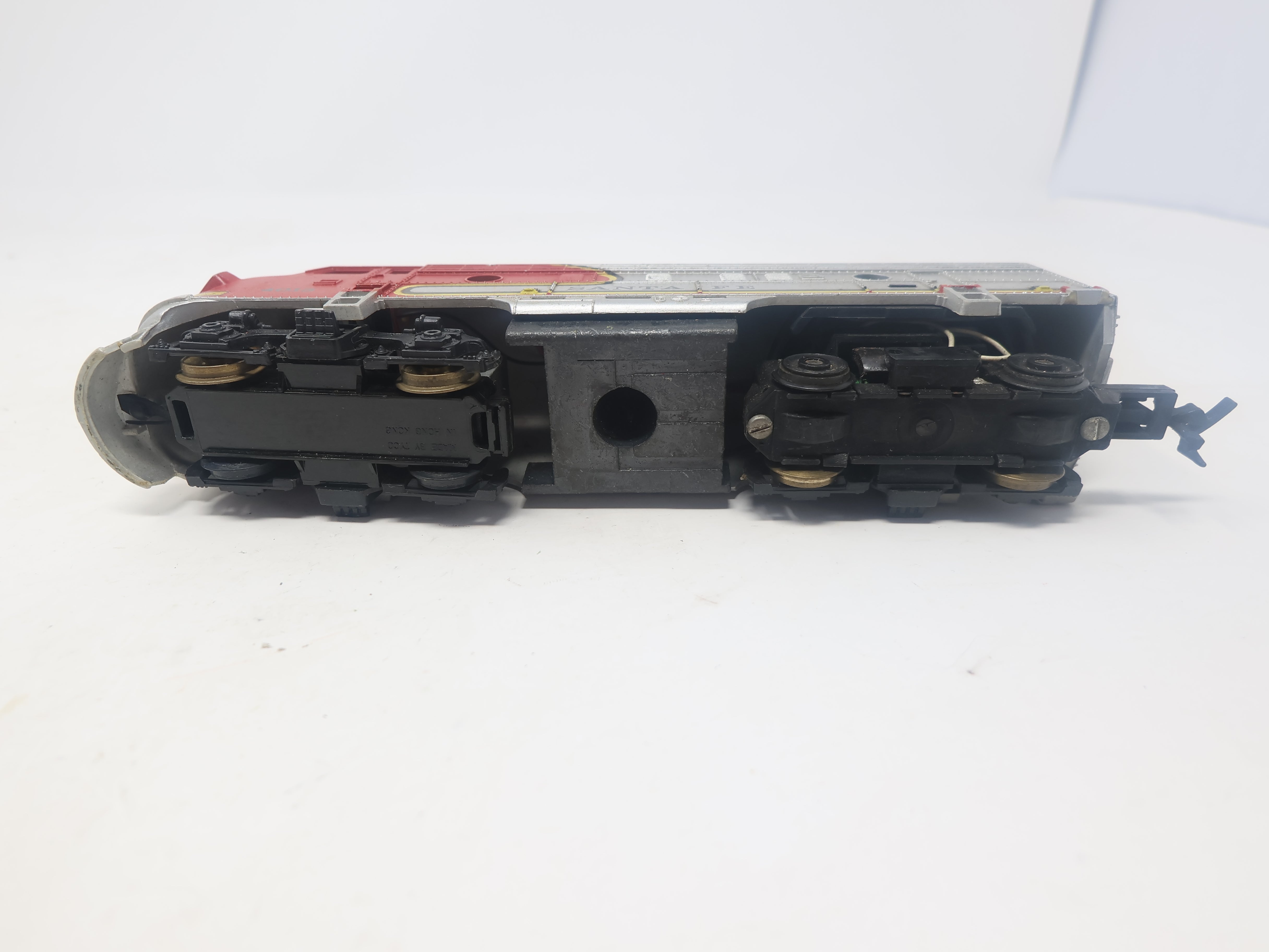 USED Tyco HO Scale, F Unit Diesel Locomotive, Santa Fe #4015, Parts/Repairs (DC)