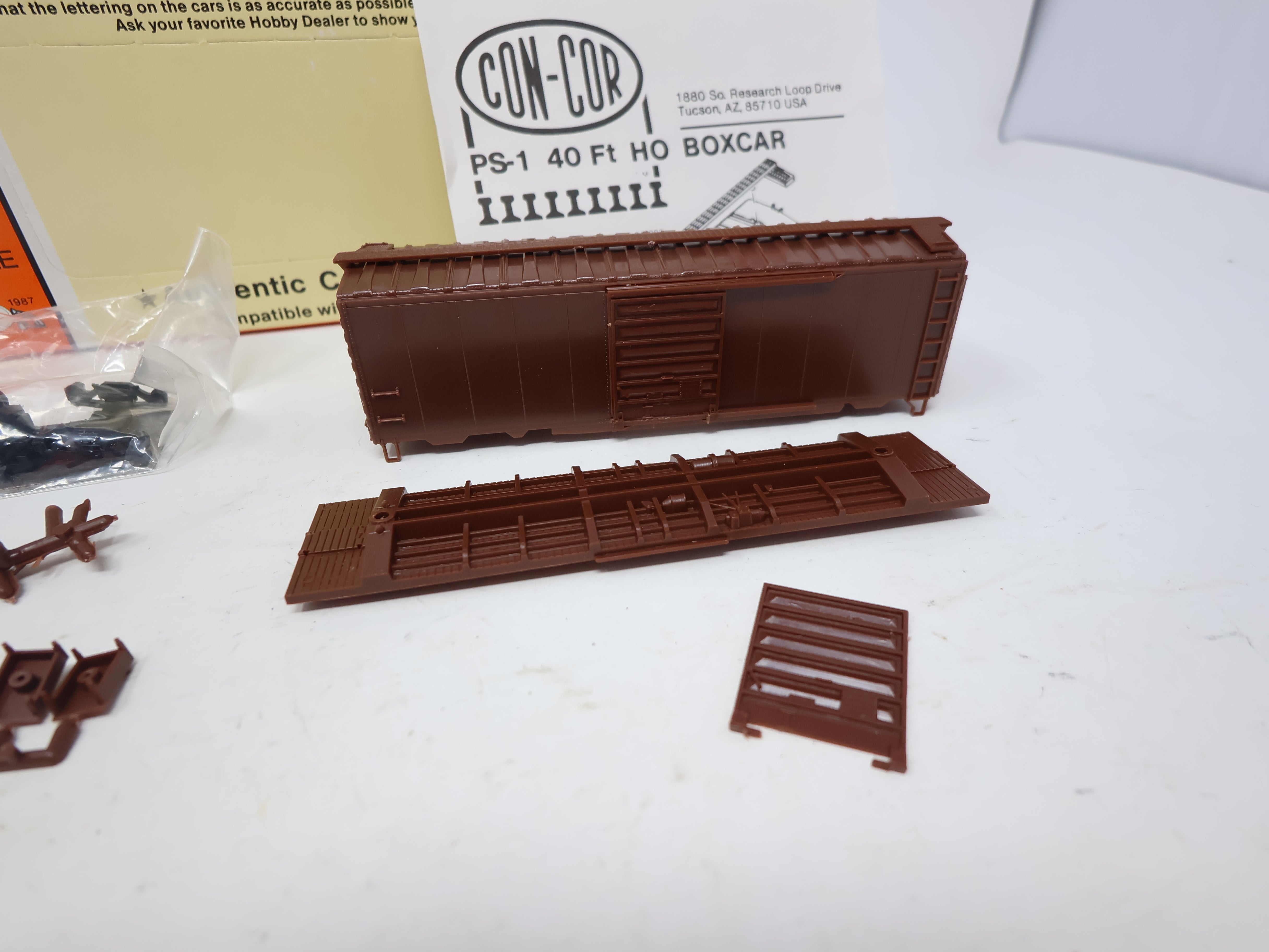 USED Con-Cor #1-009400 HO Scale, PS1 Undecorated Box Car (KIT)