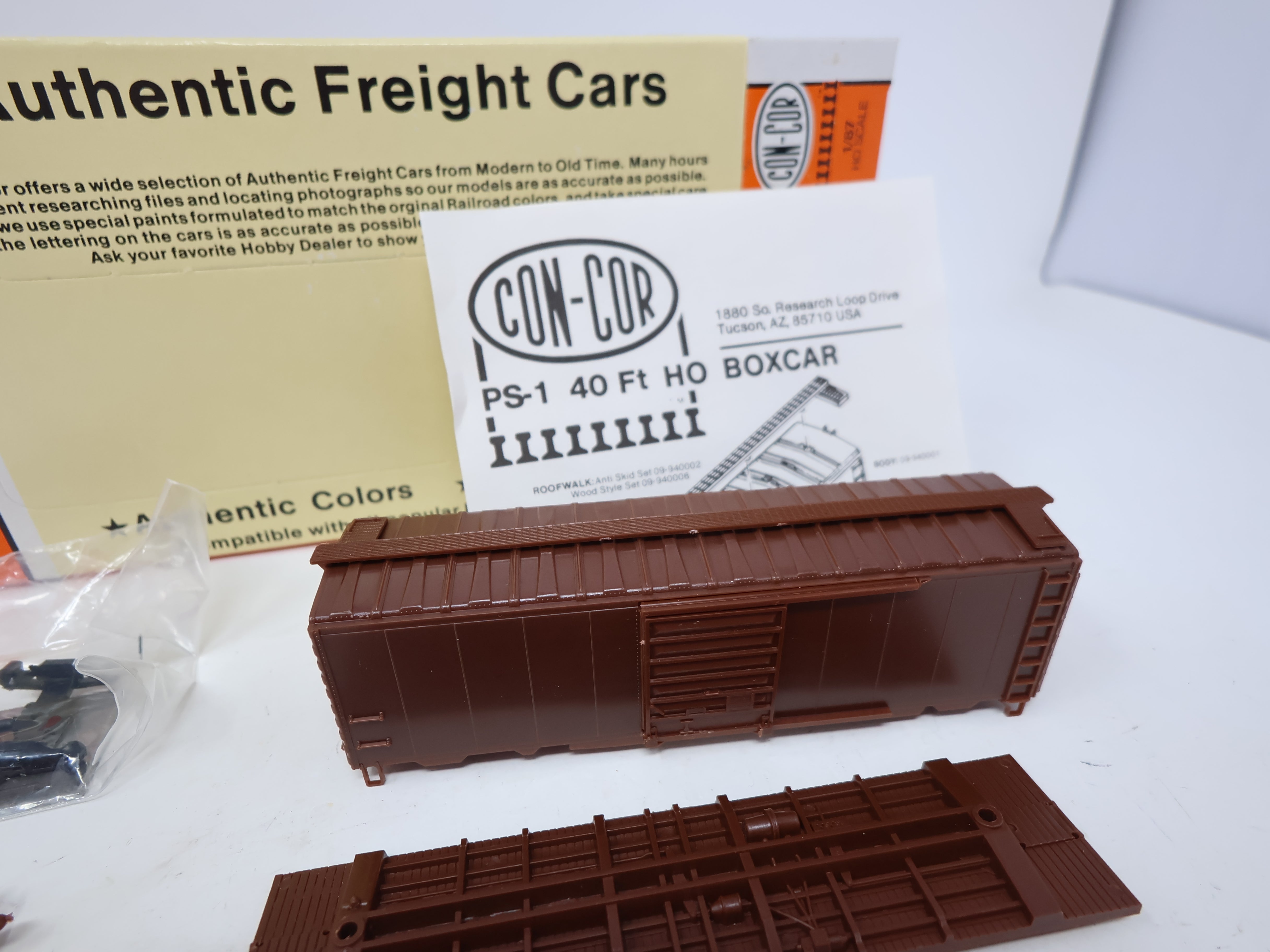 USED Con-Cor #1-009400 HO Scale, PS1 Undecorated Box Car (KIT)