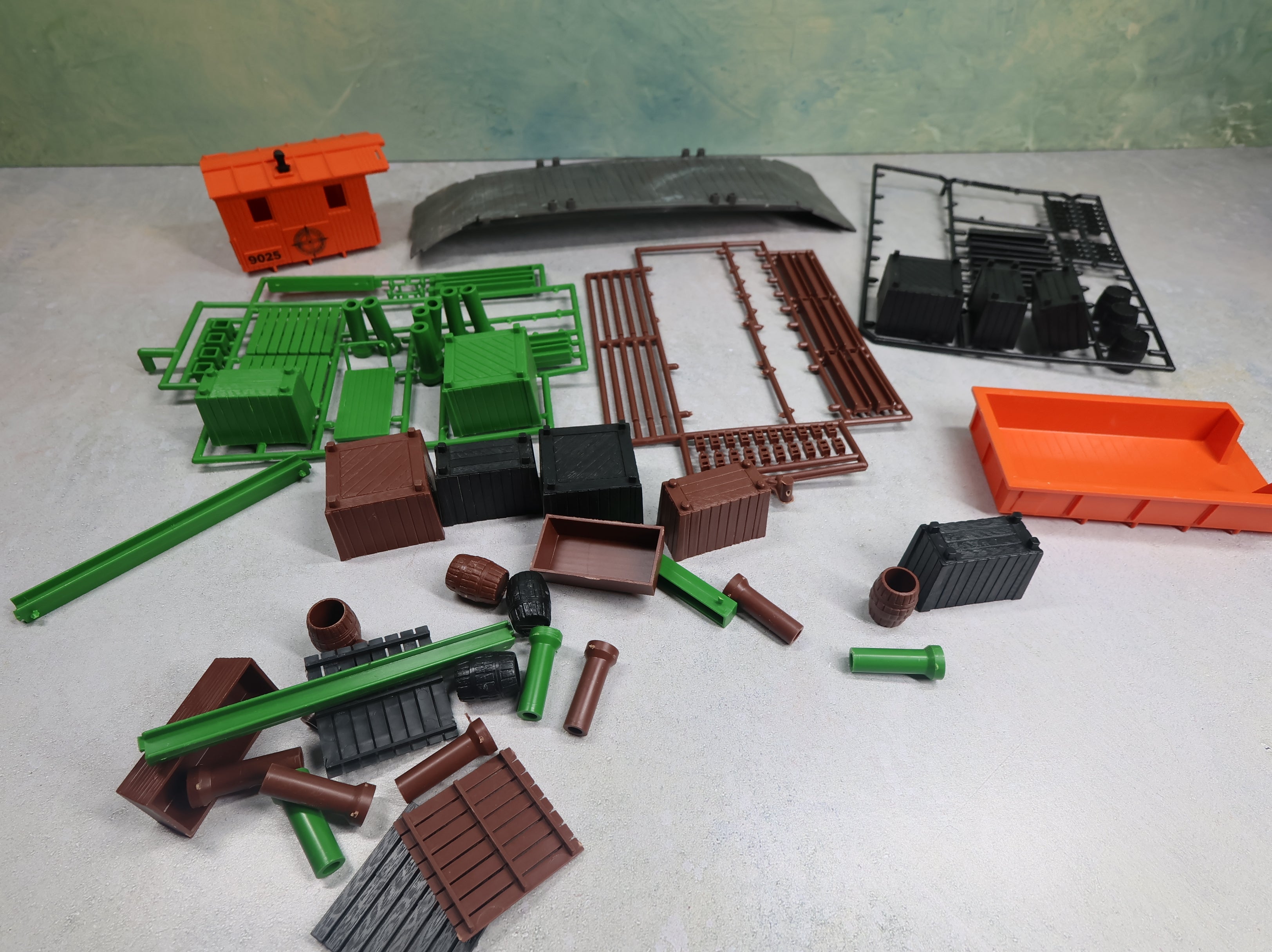 USED Bachmann Plasticville O Various Details Parts & More Crates, Barrels