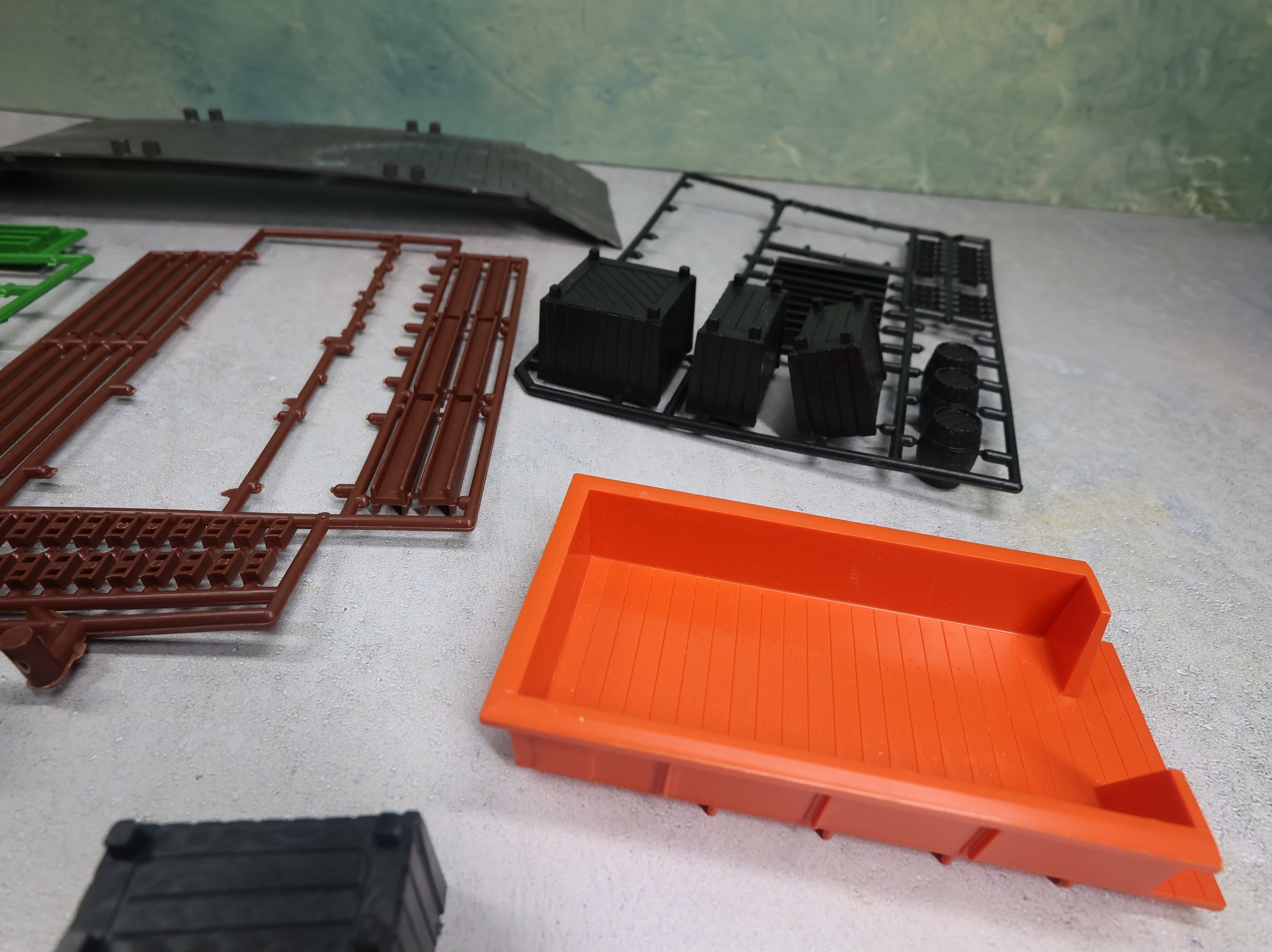 USED Bachmann Plasticville O Various Details Parts & More Crates, Barrels