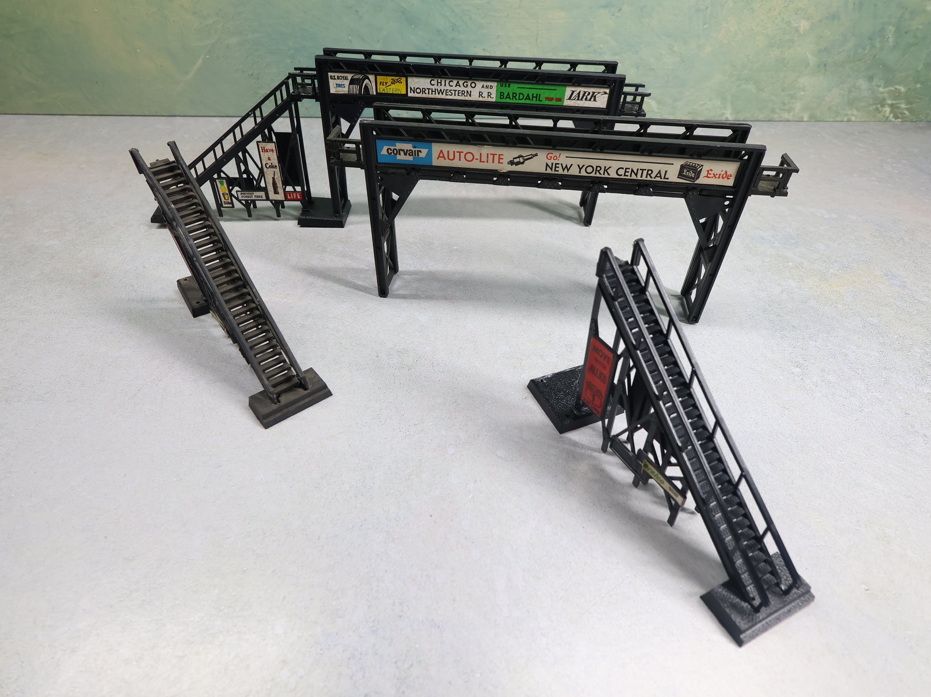 USED Bachmann Plasticville HO Scale Lot of Pedestrian Bridges (2 pcs)