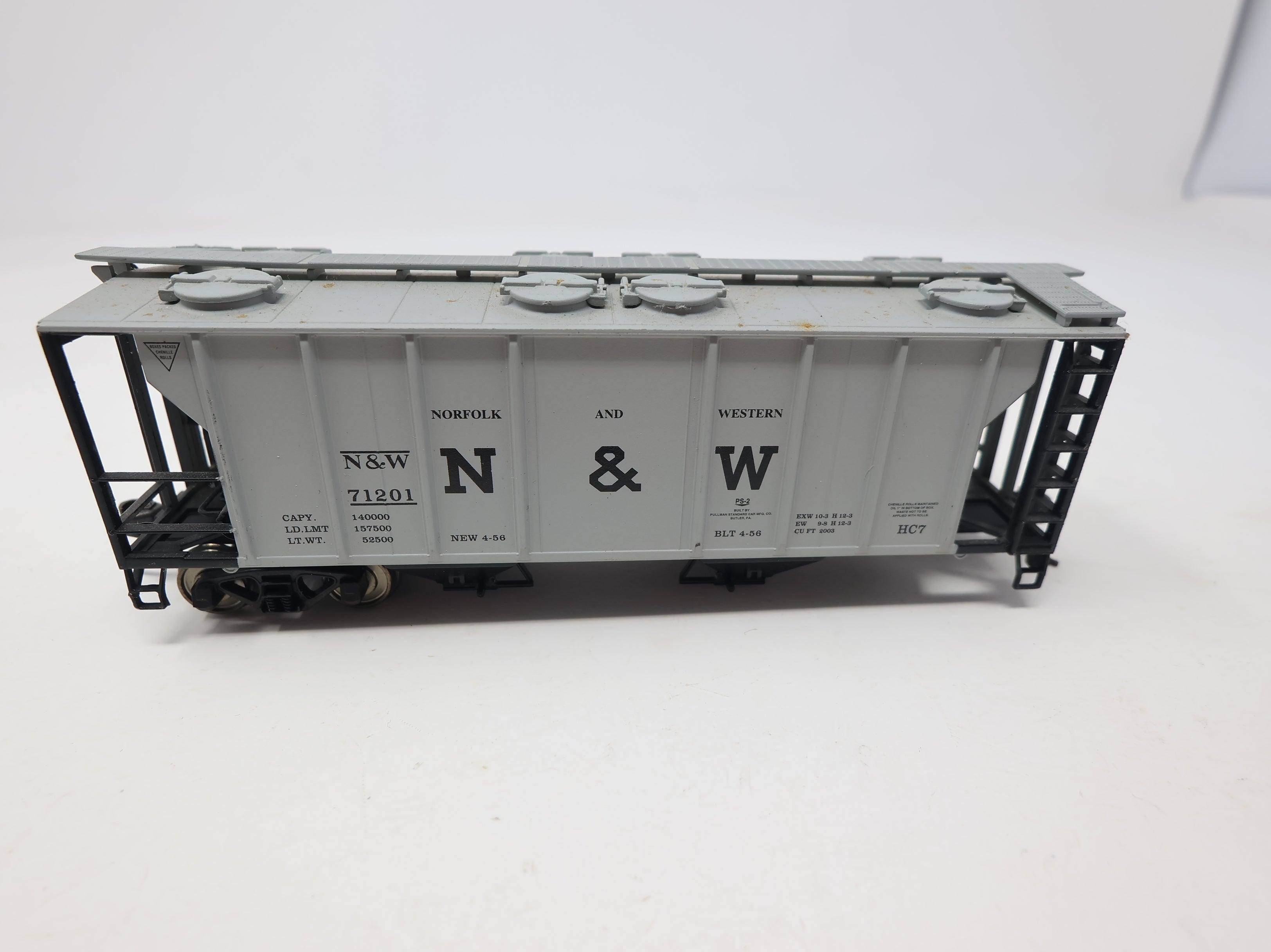 USED Atlas HO Scale 2 Bay Covered Hopper Norfolk & Western N&W #71201 Missing Truck