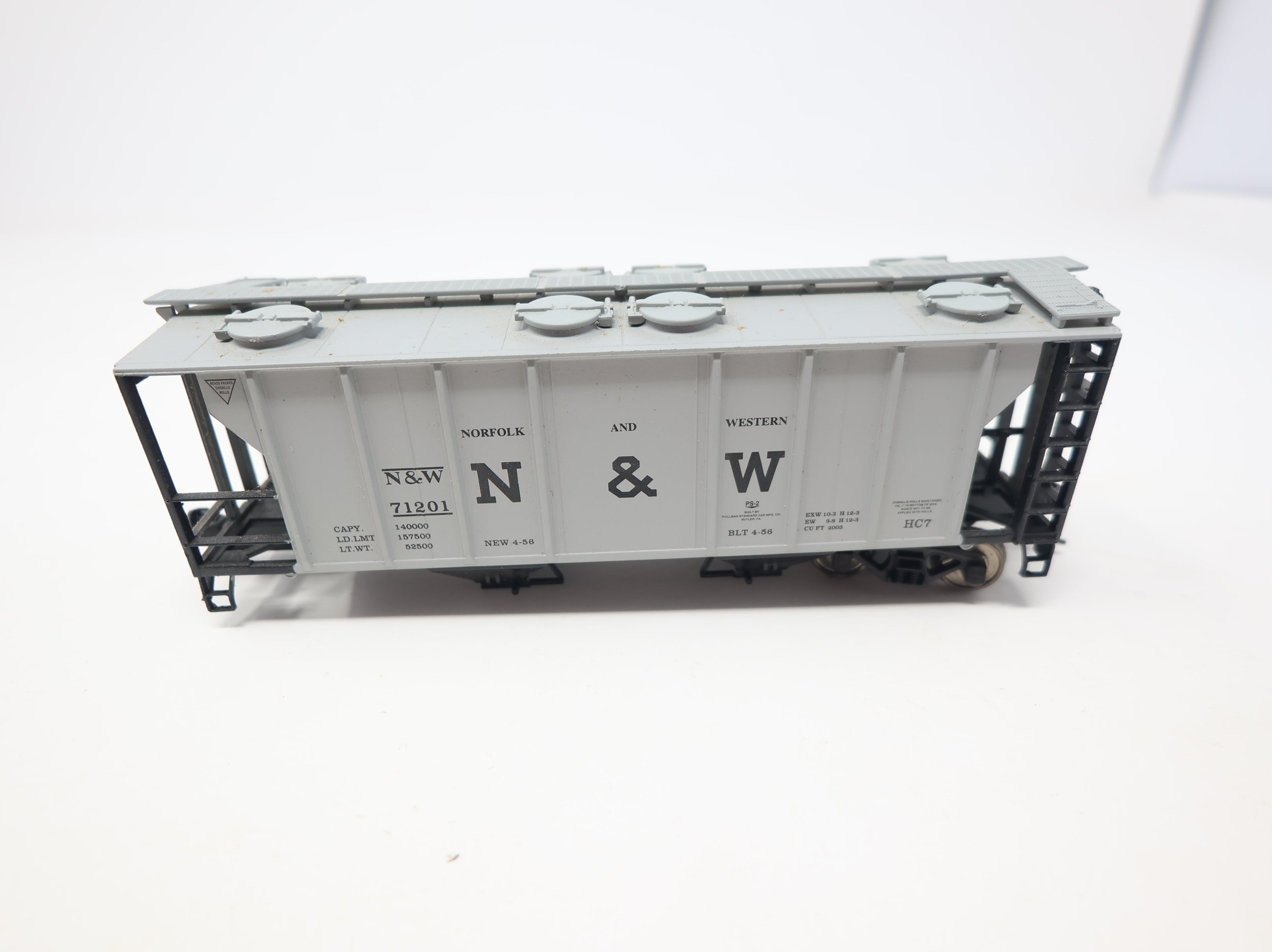 USED Atlas HO Scale 2 Bay Covered Hopper Norfolk & Western N&W #71201 Missing Truck