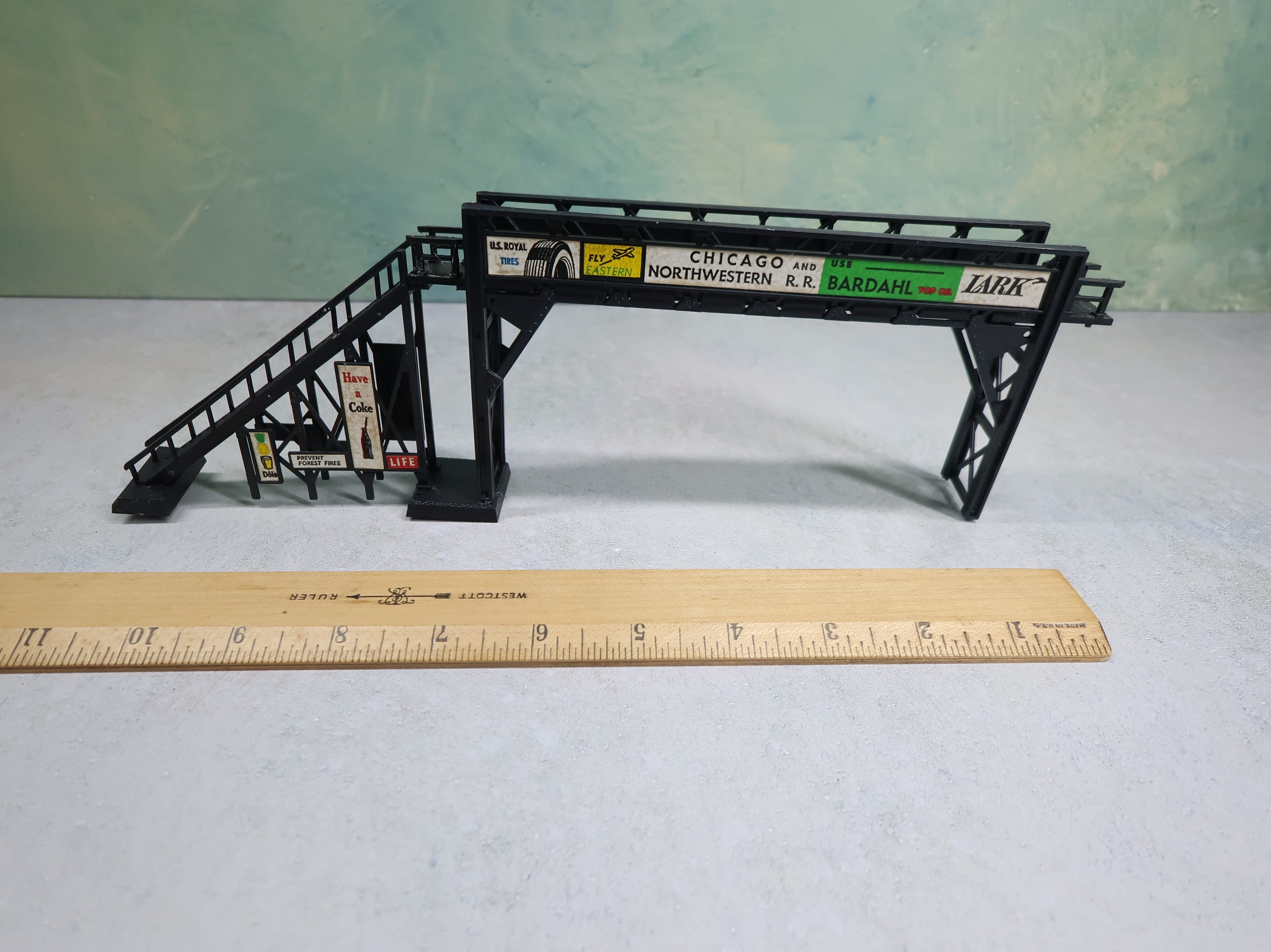 USED Bachmann Plasticville HO Scale Lot of Pedestrian Bridges (2 pcs)