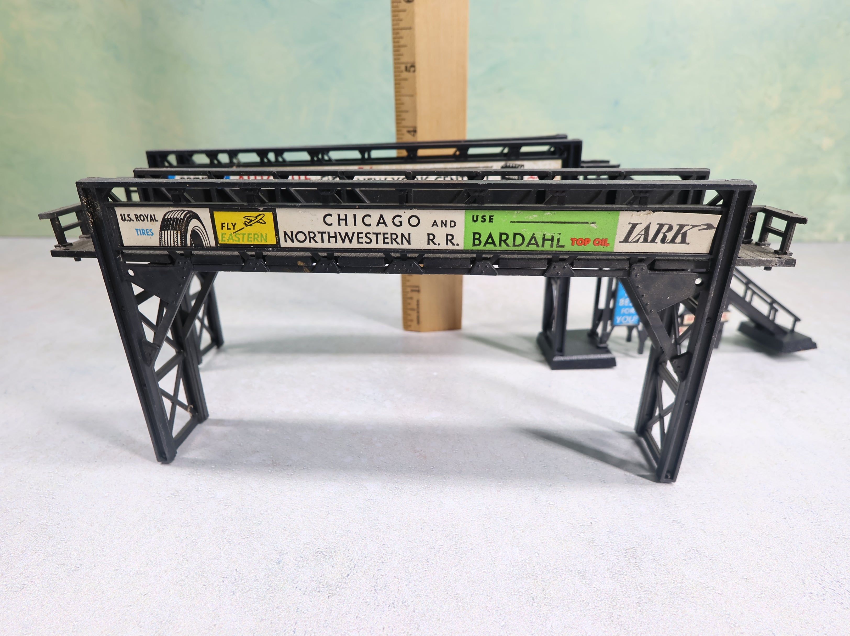 USED Bachmann Plasticville HO Scale Lot of Pedestrian Bridges (2 pcs)