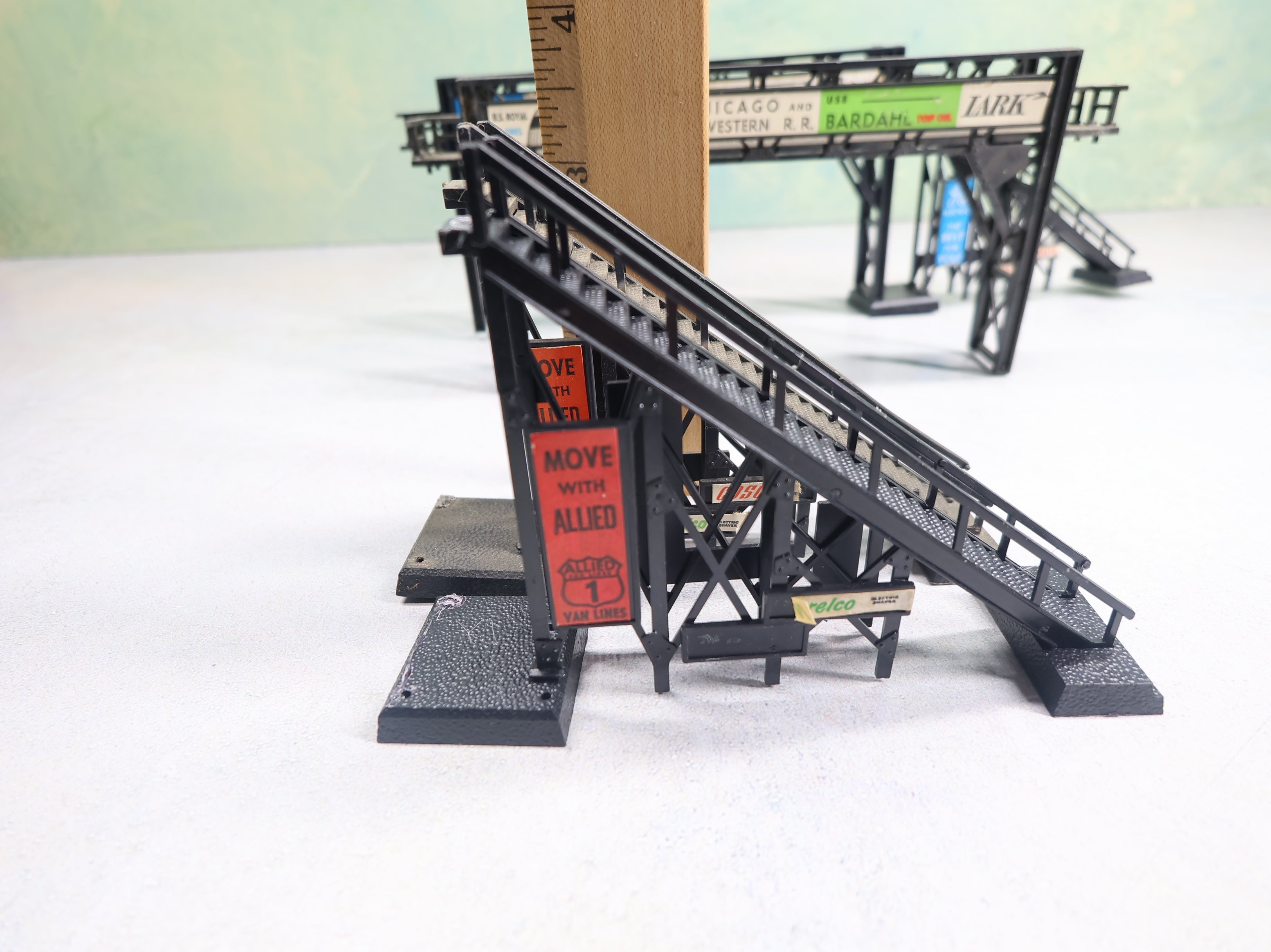 USED Bachmann Plasticville HO Scale Lot of Pedestrian Bridges (2 pcs)