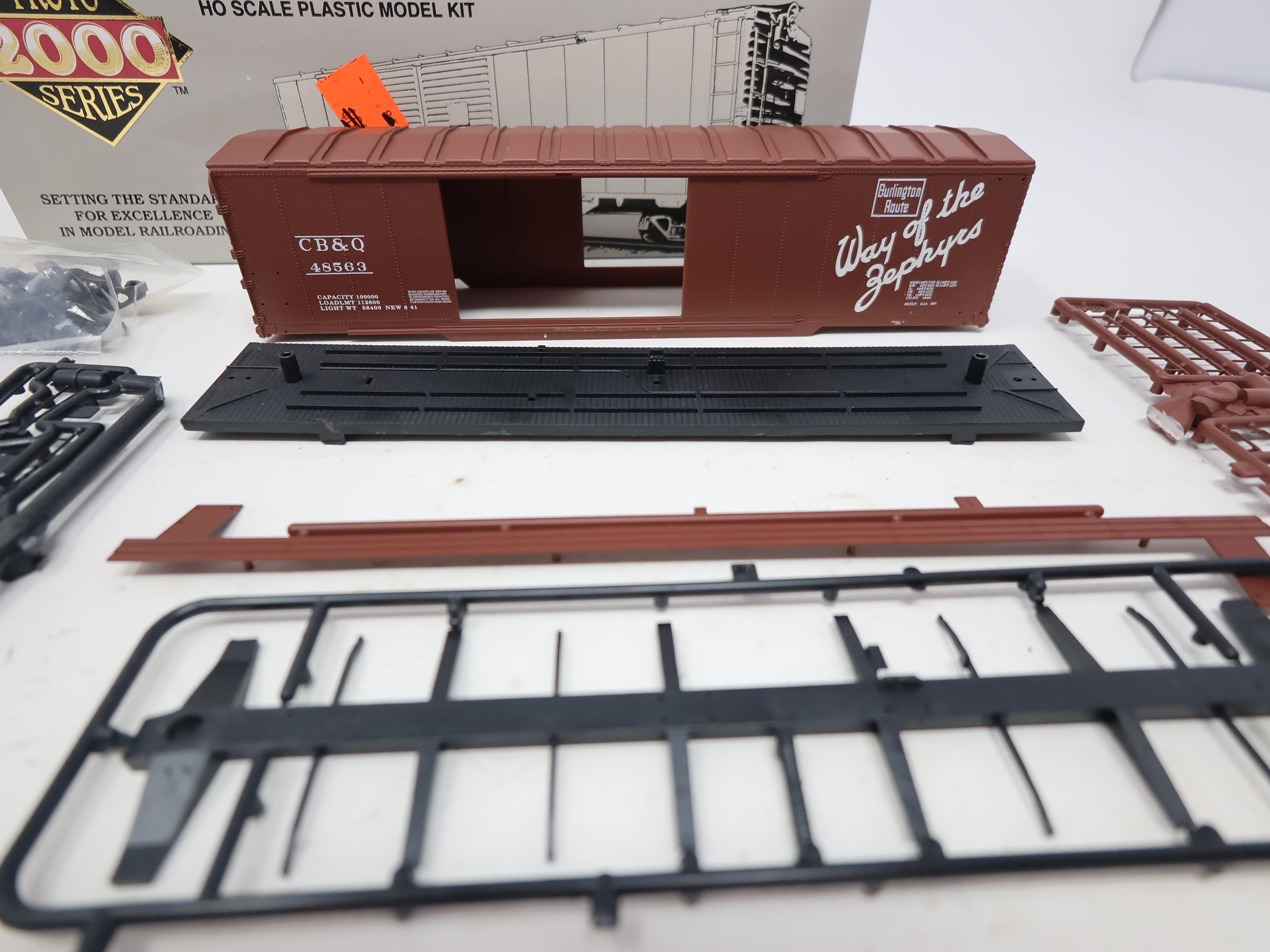 USED Life-Like 21016 HO Scale, 50' Automobile Box Car, Chicago, Burlington & Quincy CB&Q #48563 (KIT)