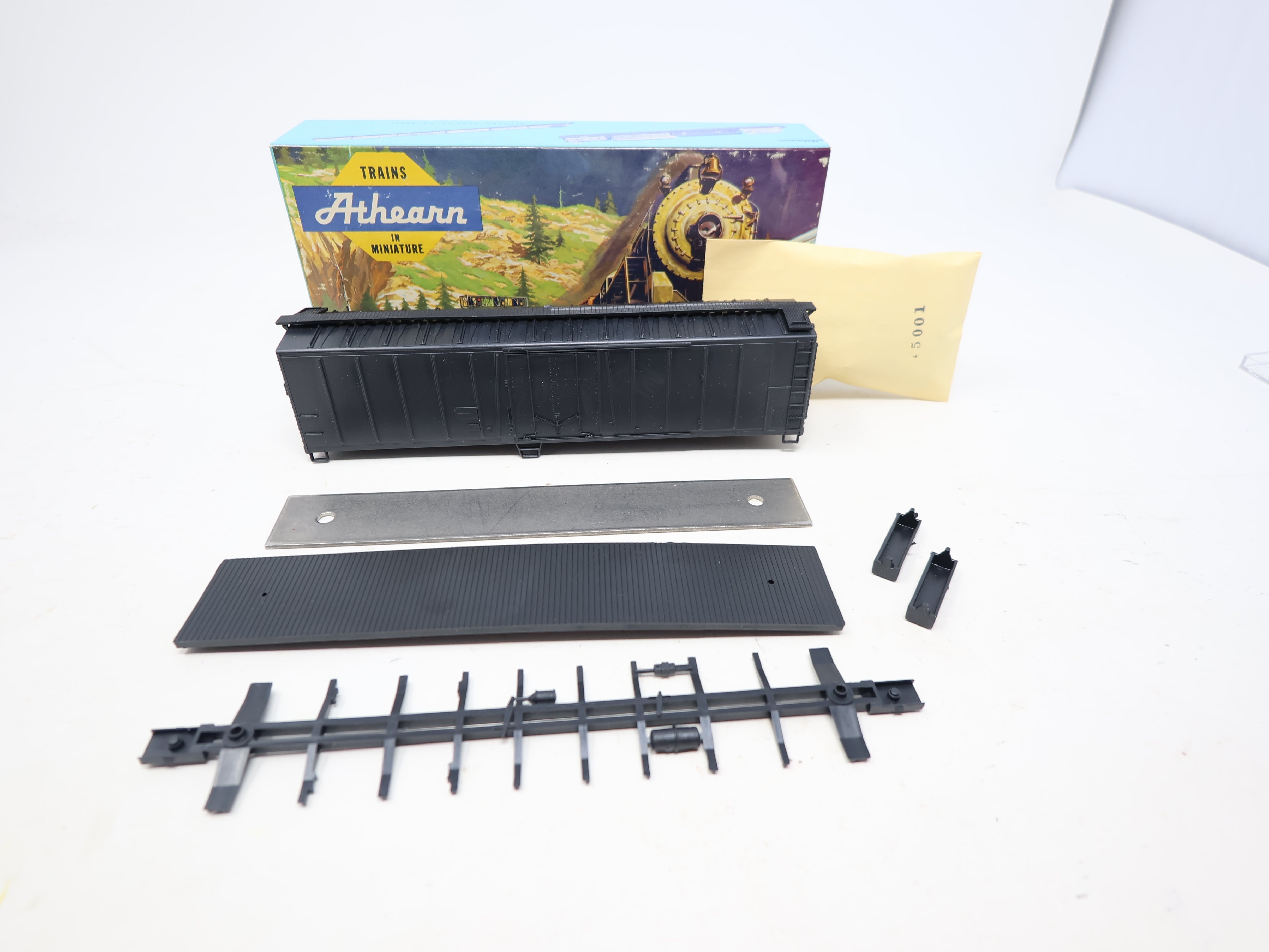 USED Athearn 1631 HO Scale, 50' Outside Braced Reefer, Undecorated Black (KIT)