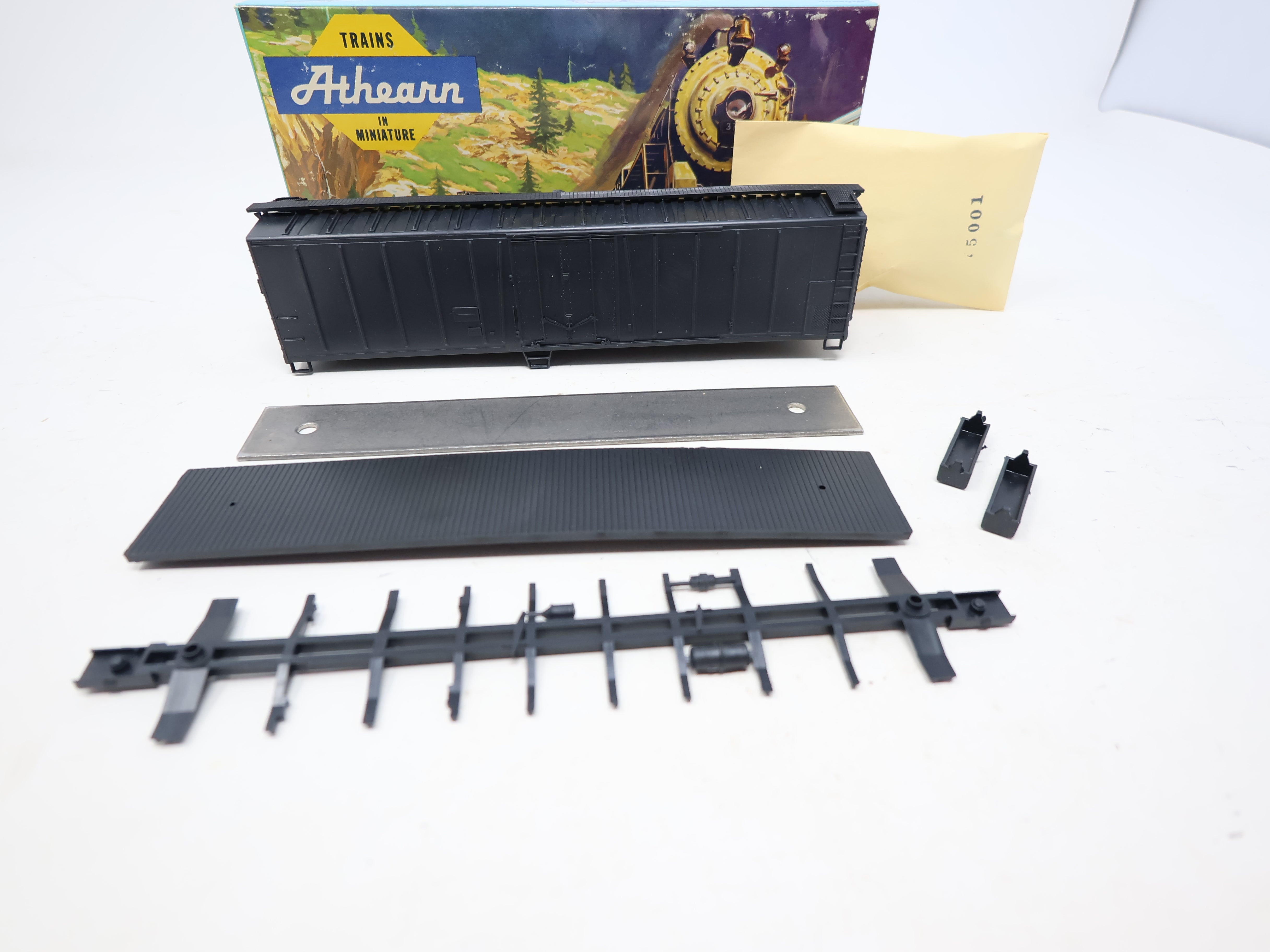 USED Athearn 1631 HO Scale, 50' Outside Braced Reefer, Undecorated Black (KIT)