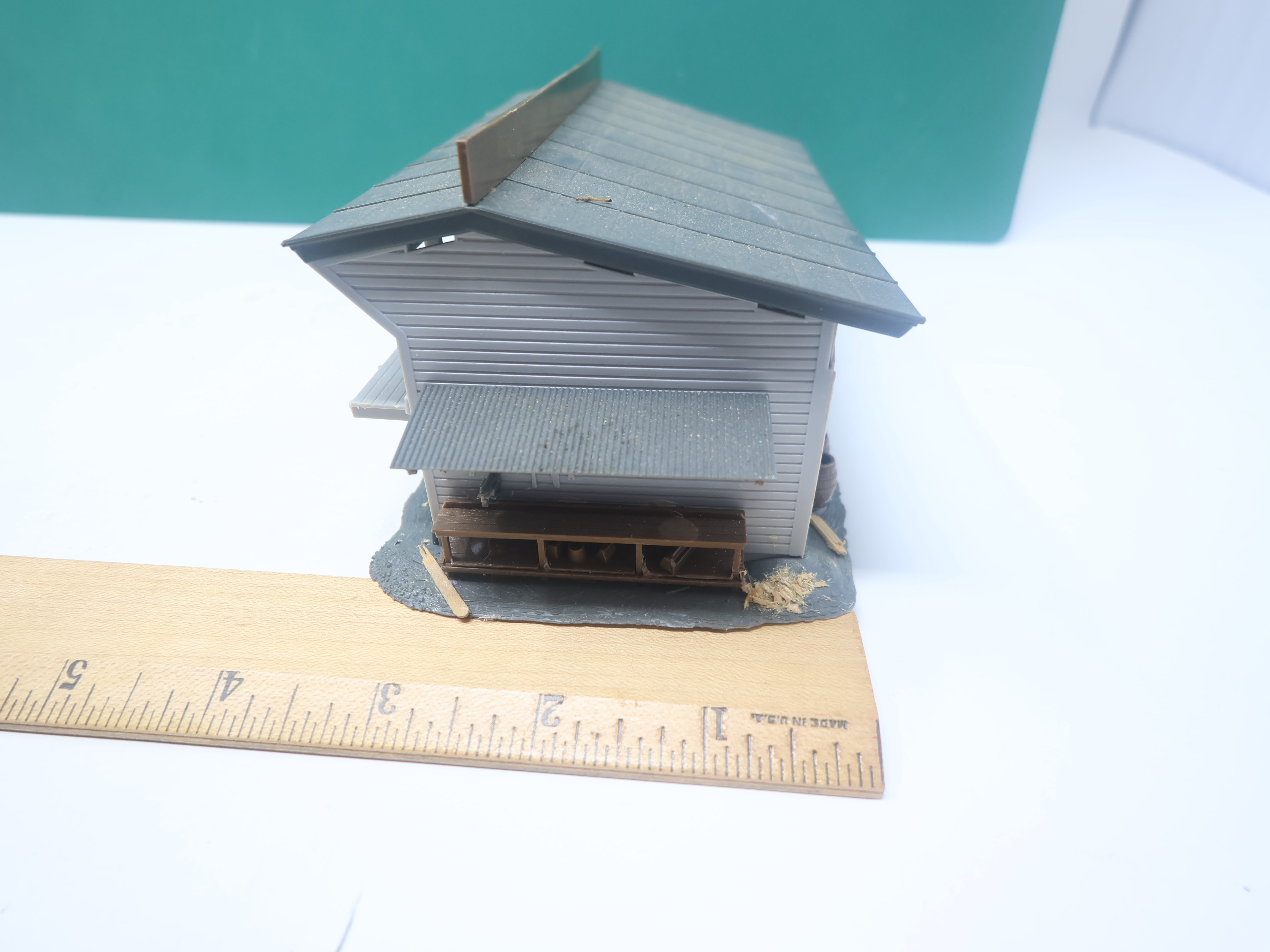 USED Atlas HO Scale, Lumber Yard