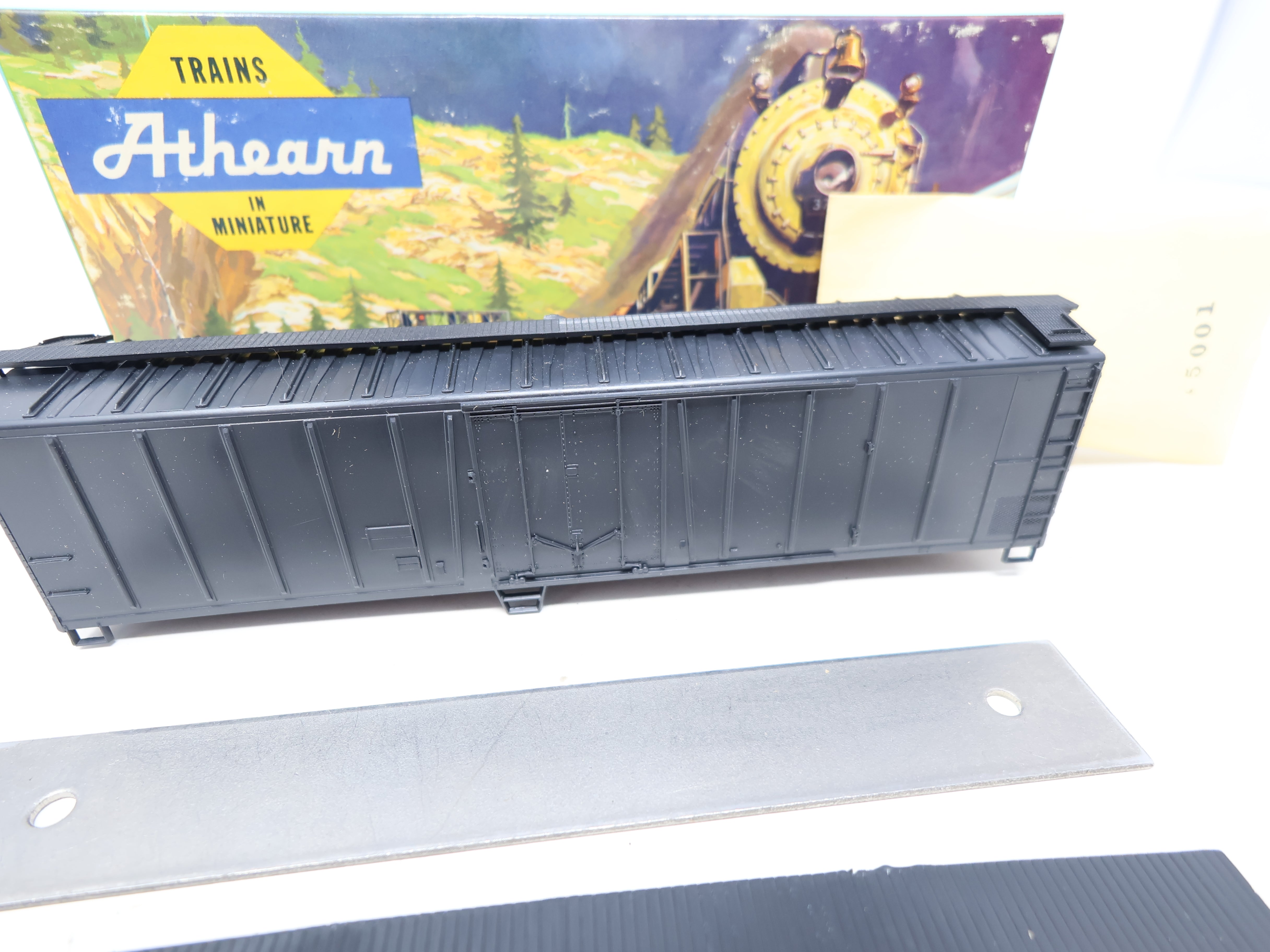 USED Athearn 1631 HO Scale, 50' Outside Braced Reefer, Undecorated Black (KIT)