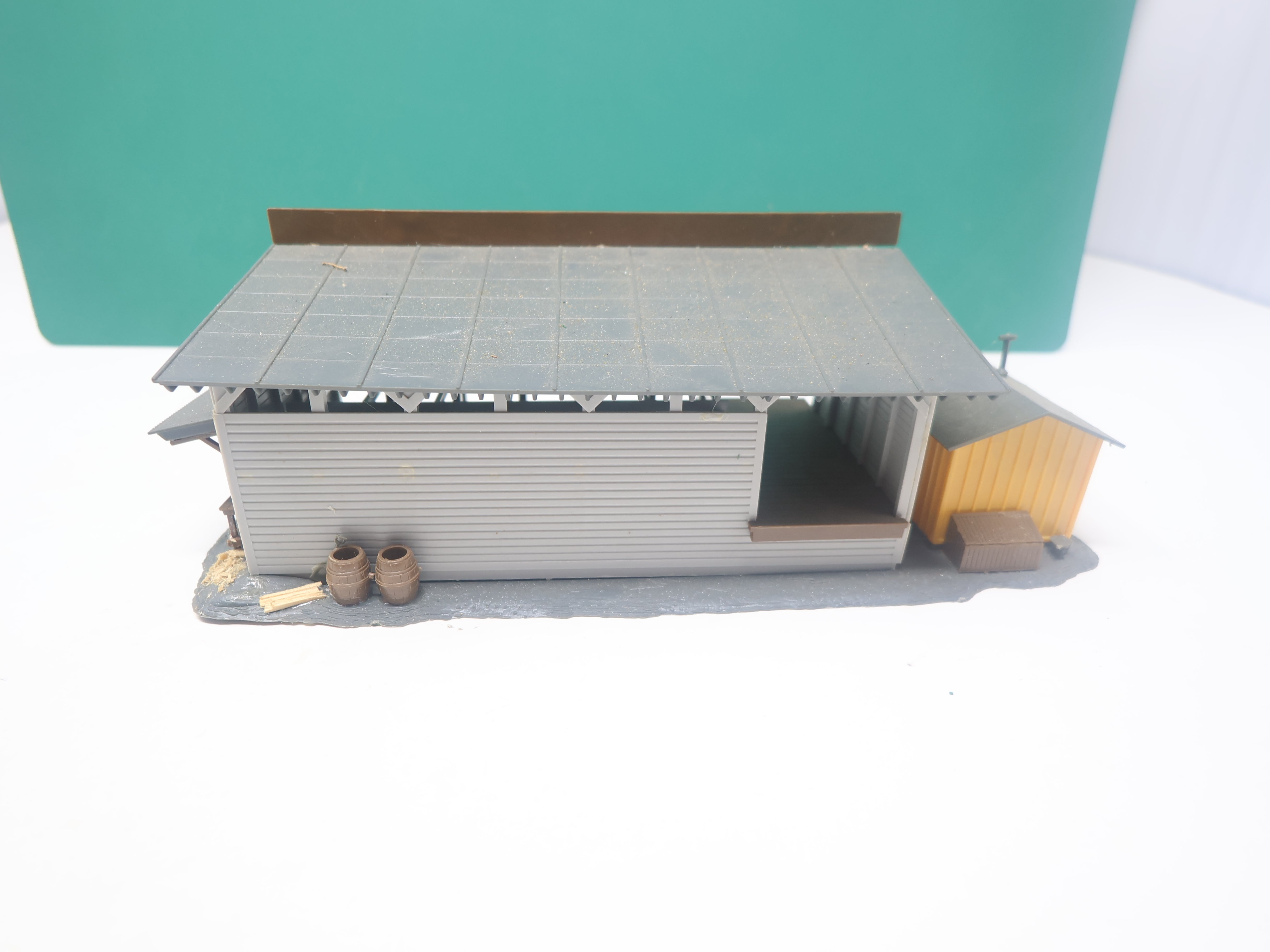 USED Atlas HO Scale, Lumber Yard