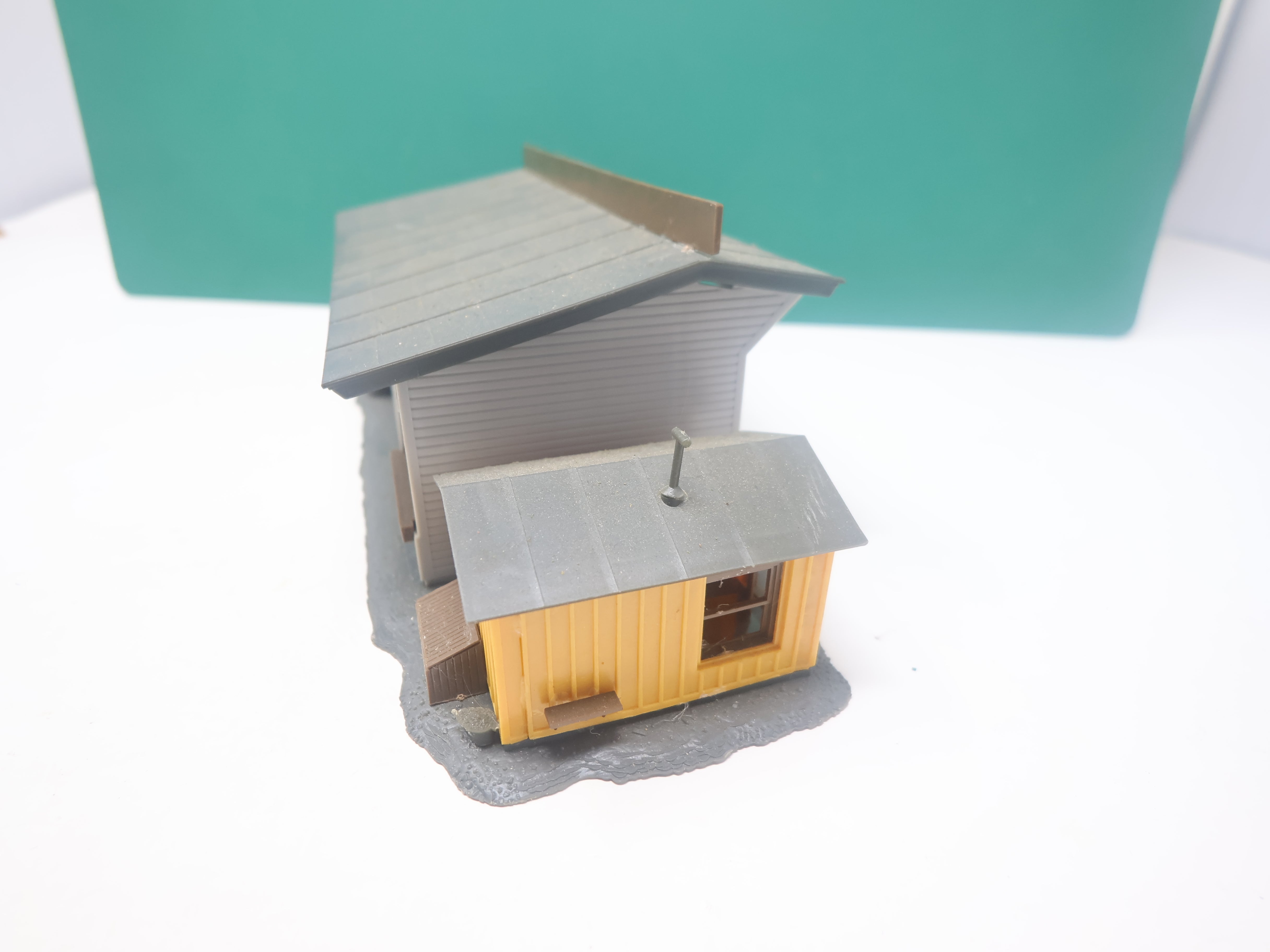 USED Atlas HO Scale, Lumber Yard