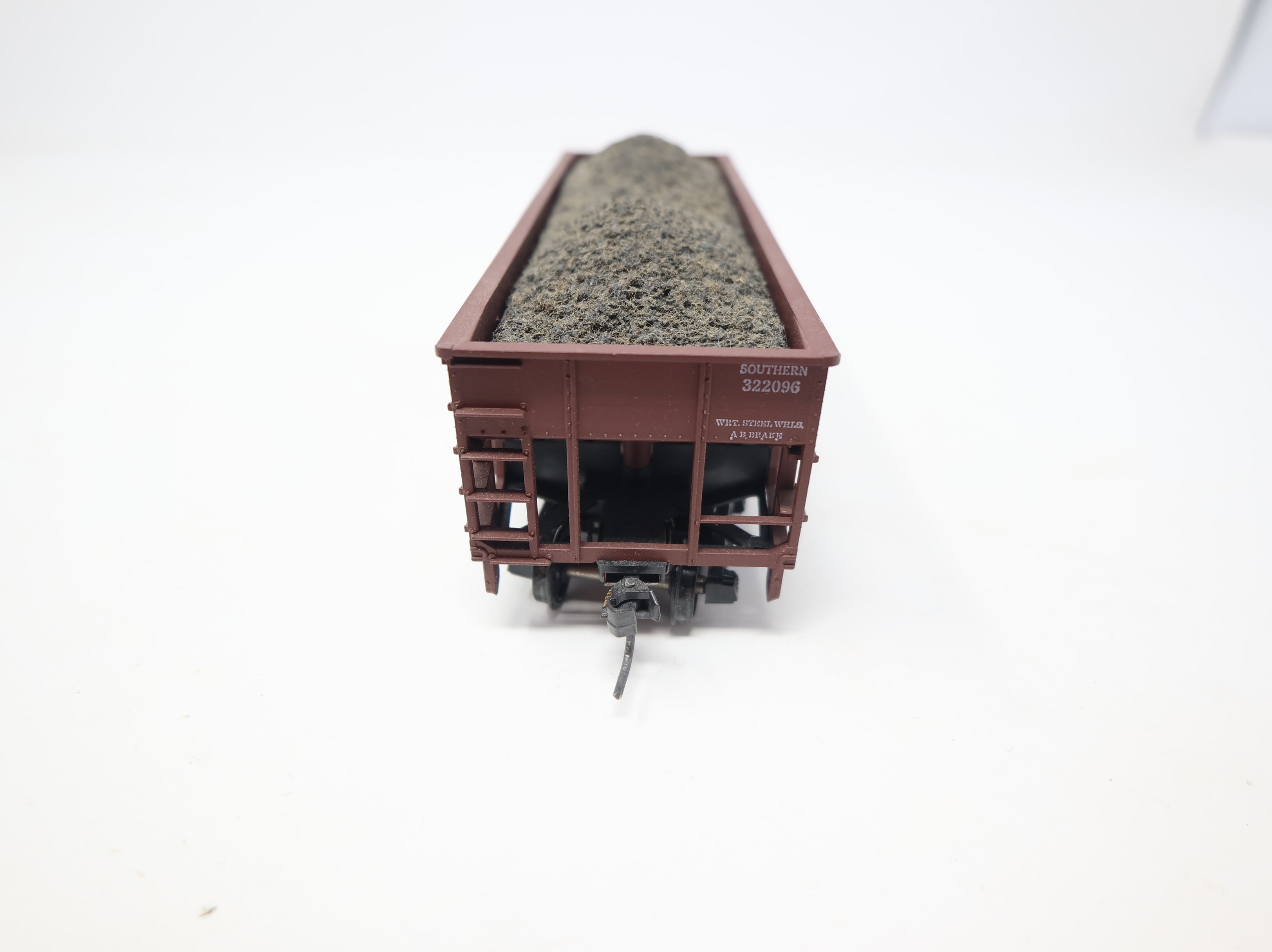 USED Athearn HO Scale 34' Wood Side Hopper Southern #322096 w/ Coal Load