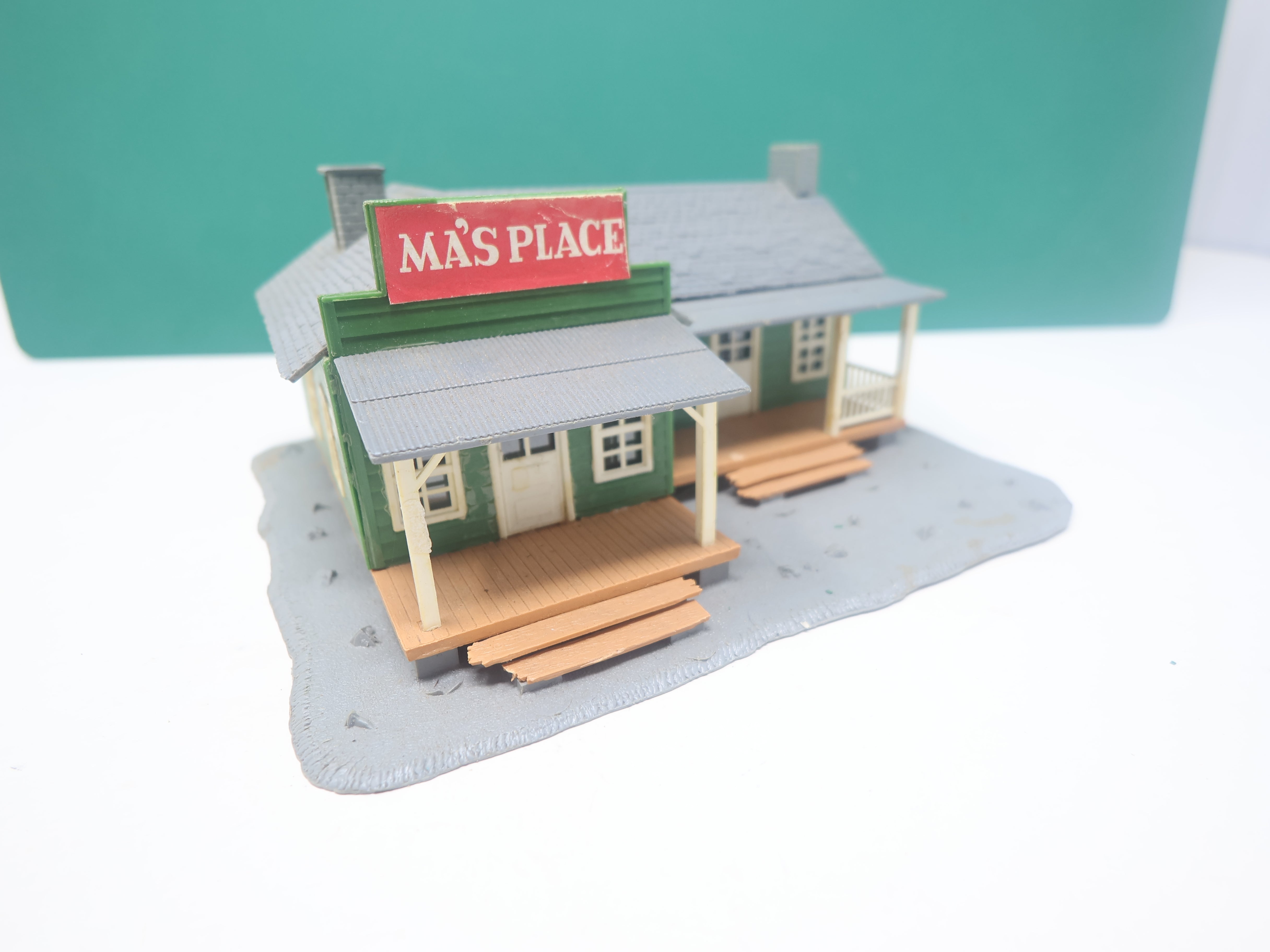 USED Tyco HO Scale, Ma's Place Building