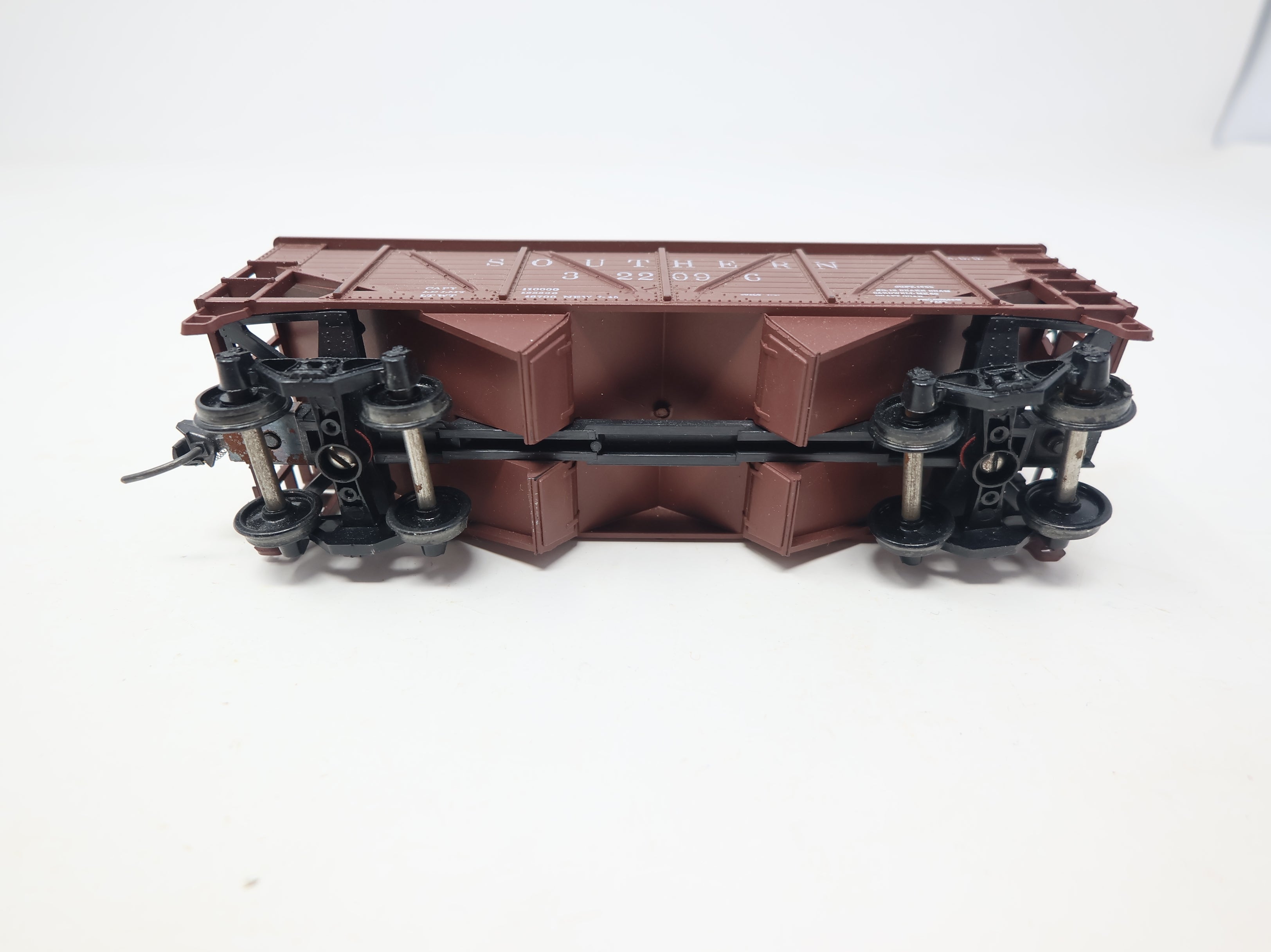 USED Athearn HO Scale 34' Wood Side Hopper Southern #322096 w/ Coal Load