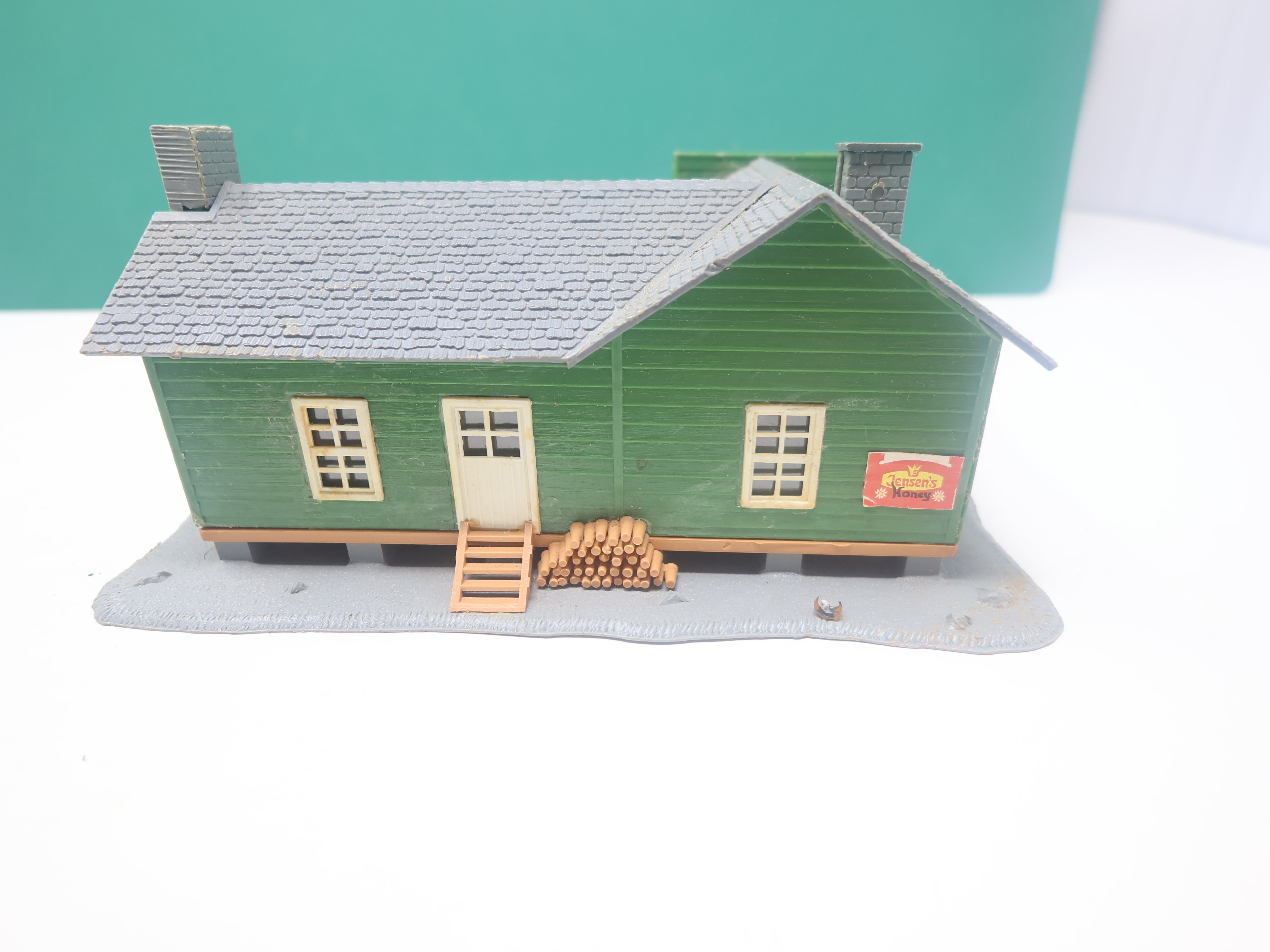 USED Tyco HO Scale, Ma's Place Building