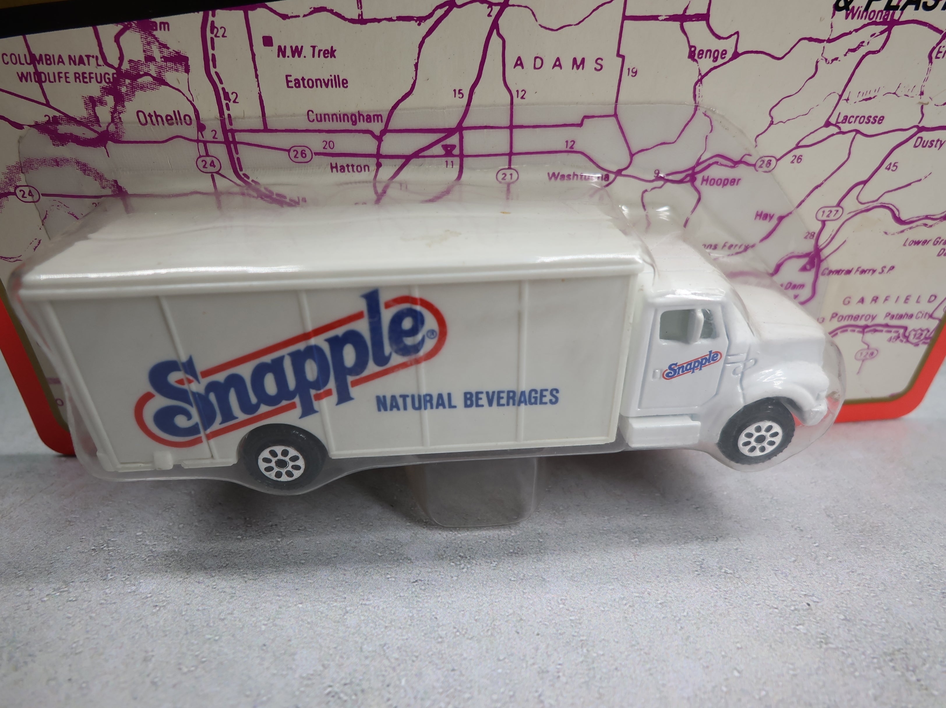 Road Champs 5900 Deluxe Series Die Cast Snapple Soda Truck