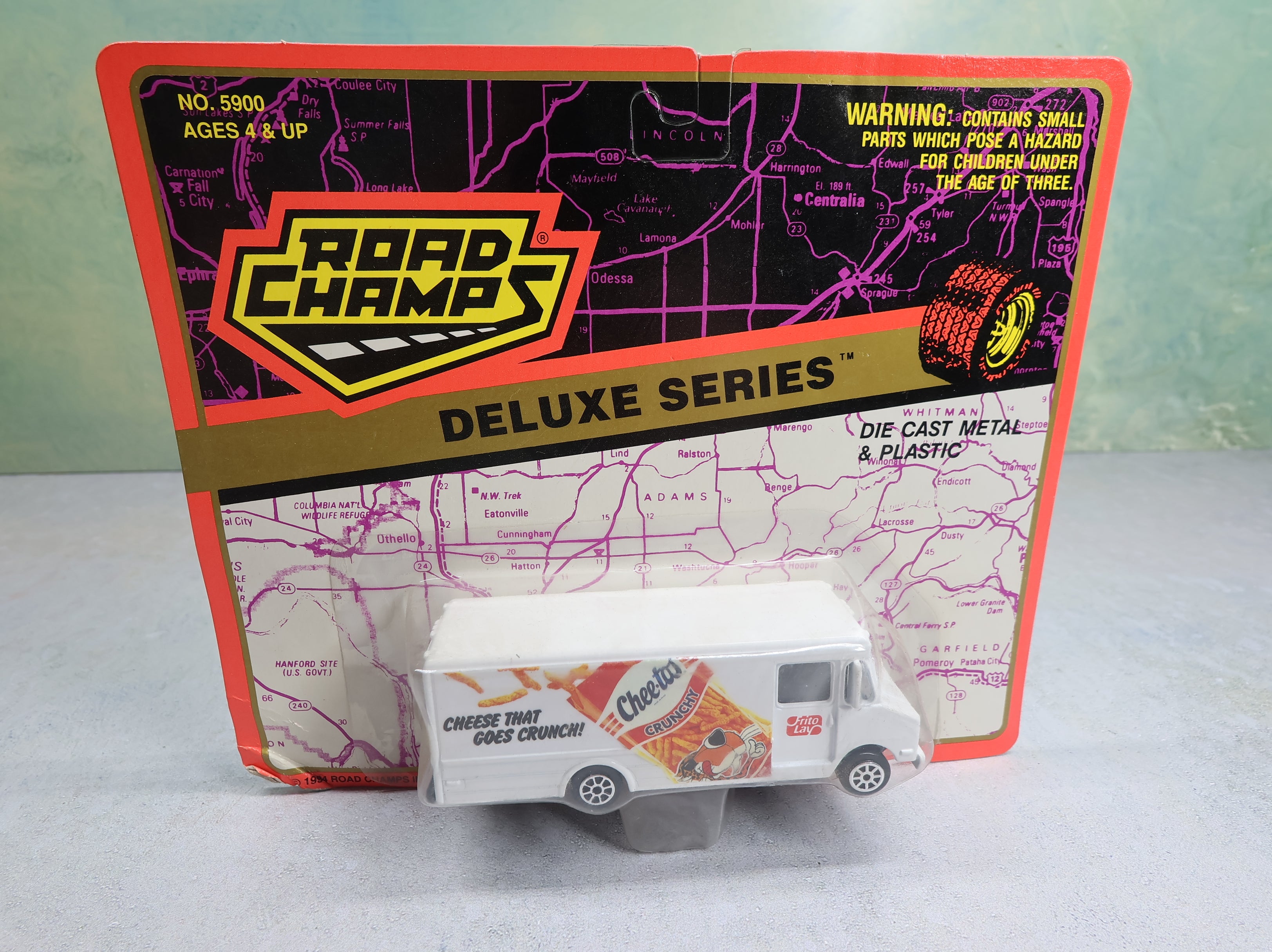 Road Champs 5900 Deluxe Series Die Cast Cheetos Frito Lay Step Van