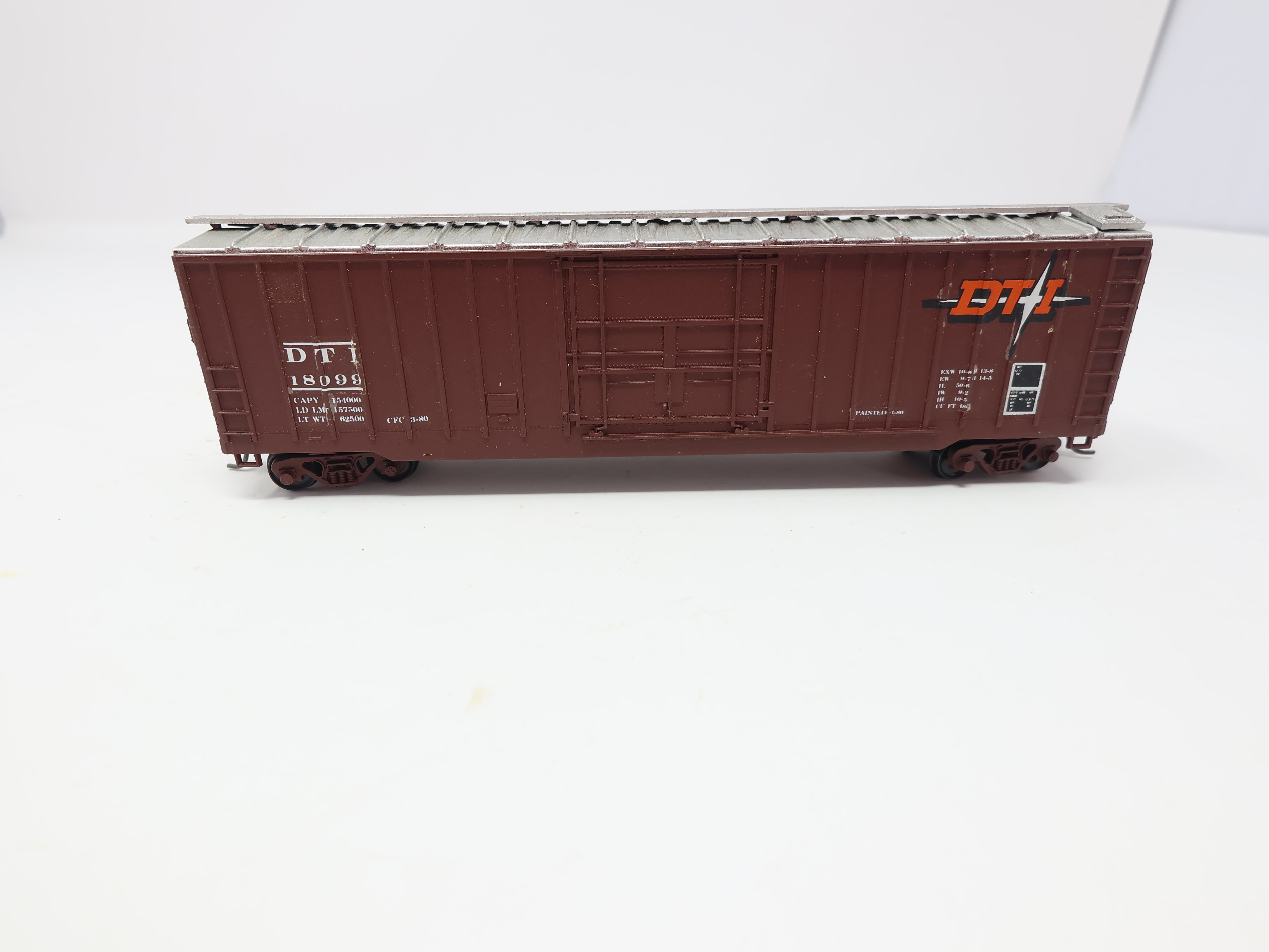 USED Athearn HO Scale, 50' Box Car, Detroit Toledo & Ironton DTI #18099, Rough Decals