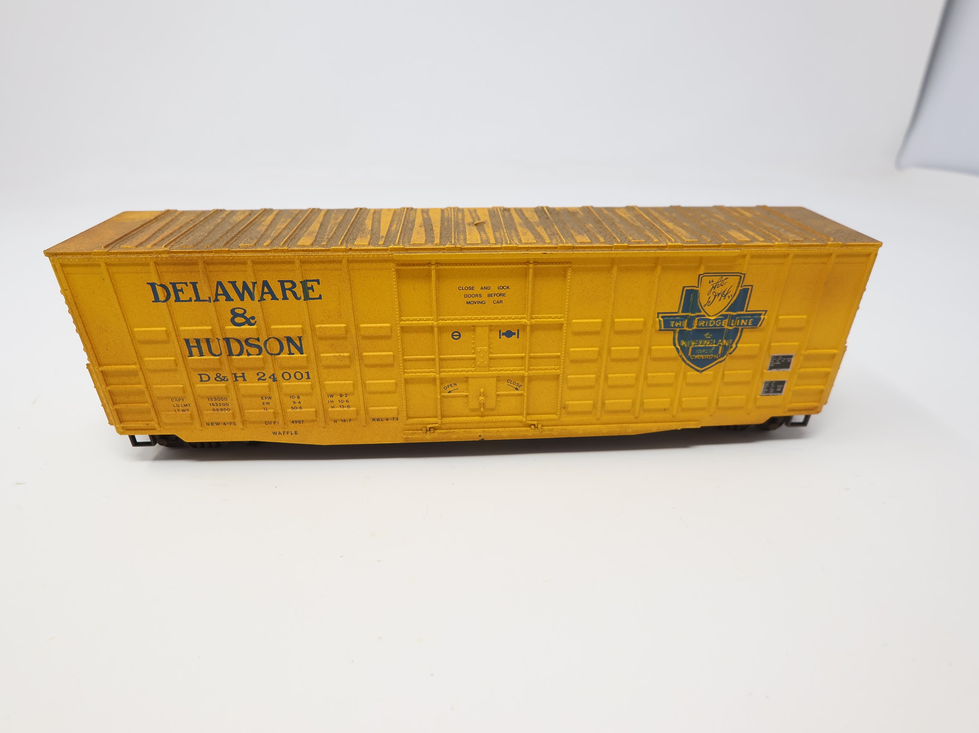 USED HO Scale 50' Waffle Box Car Delaware and Hudson D&H #24001 Weathered